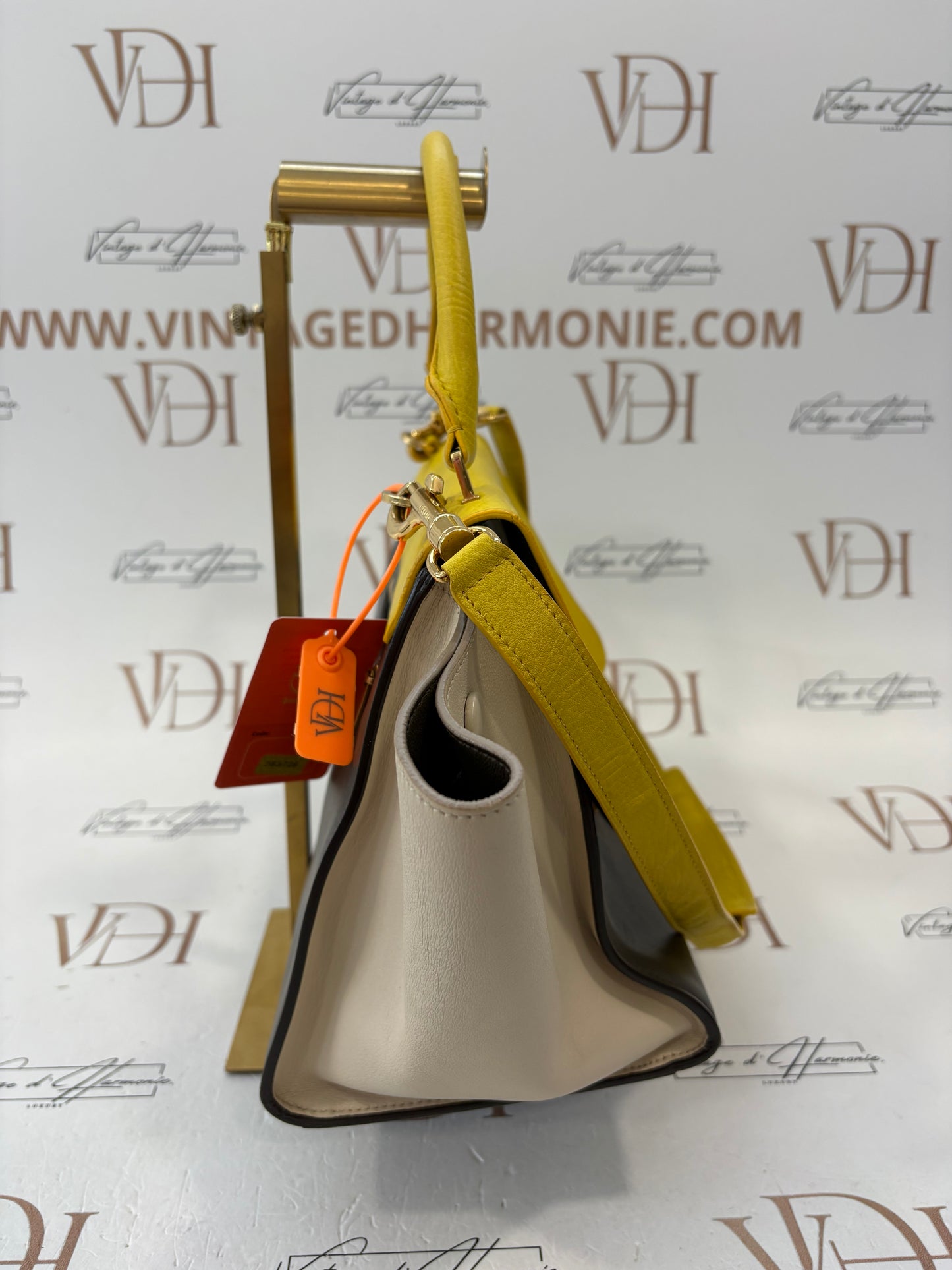 383728 - Céline Trapeze