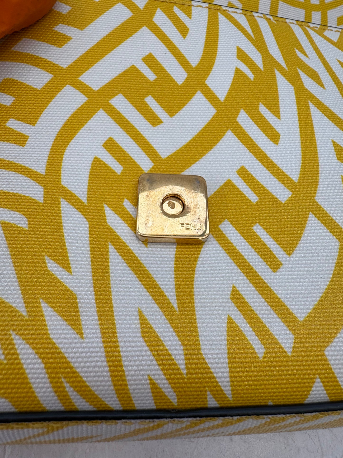 383618 - Fendi Baguette