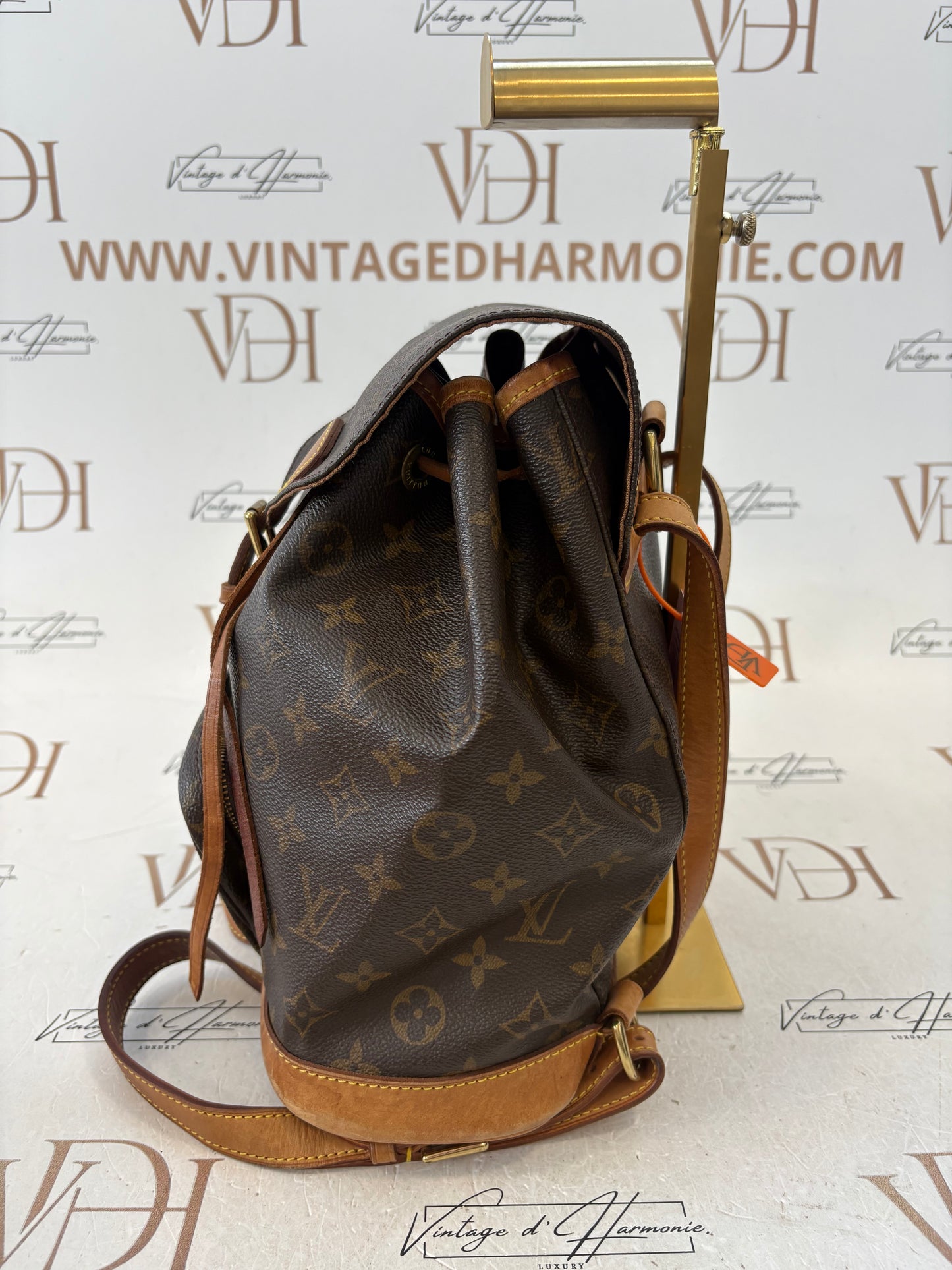 018375 - Louis Vuitton Montsouris MM