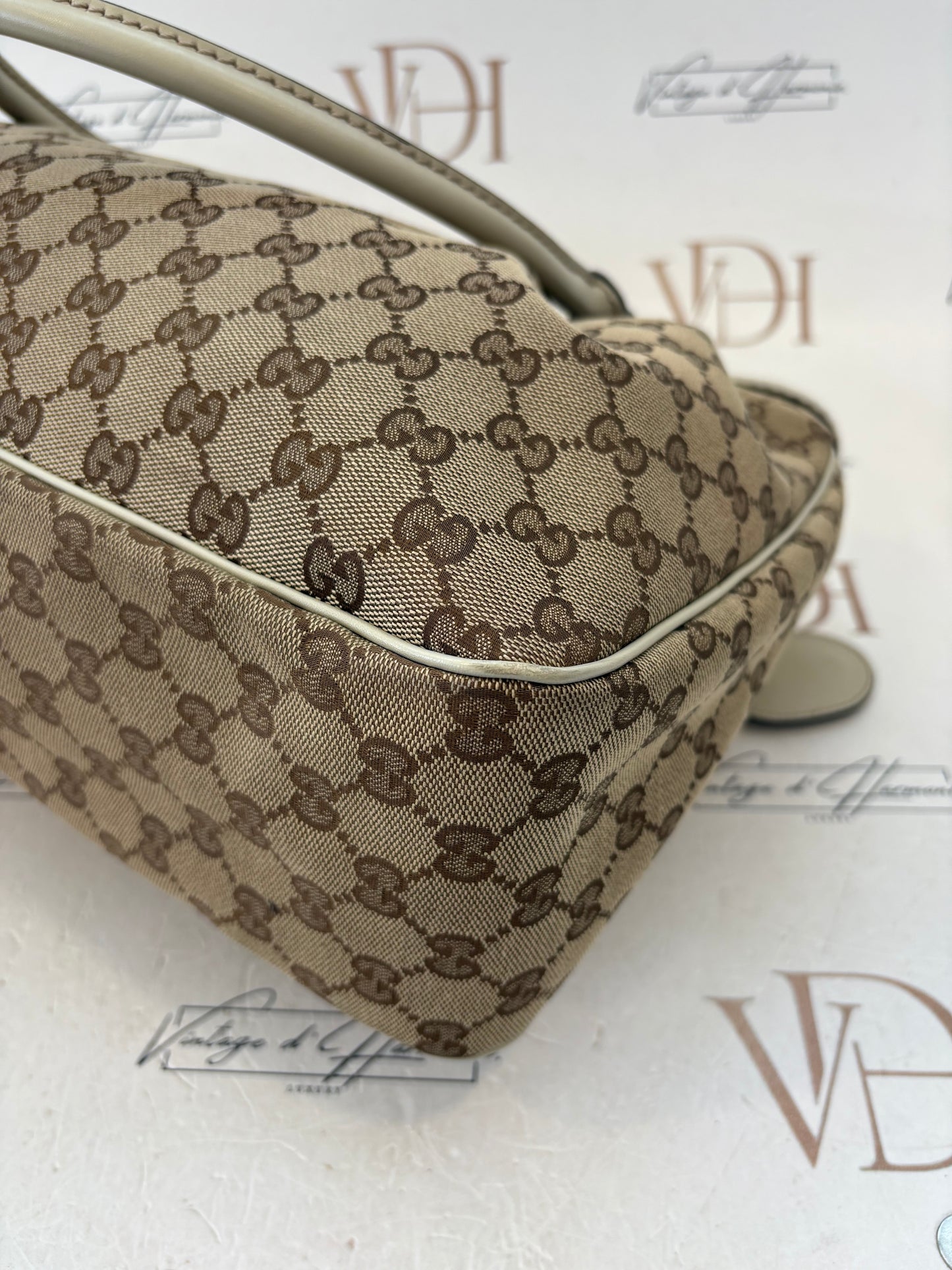 201064 - Gucci Sukey