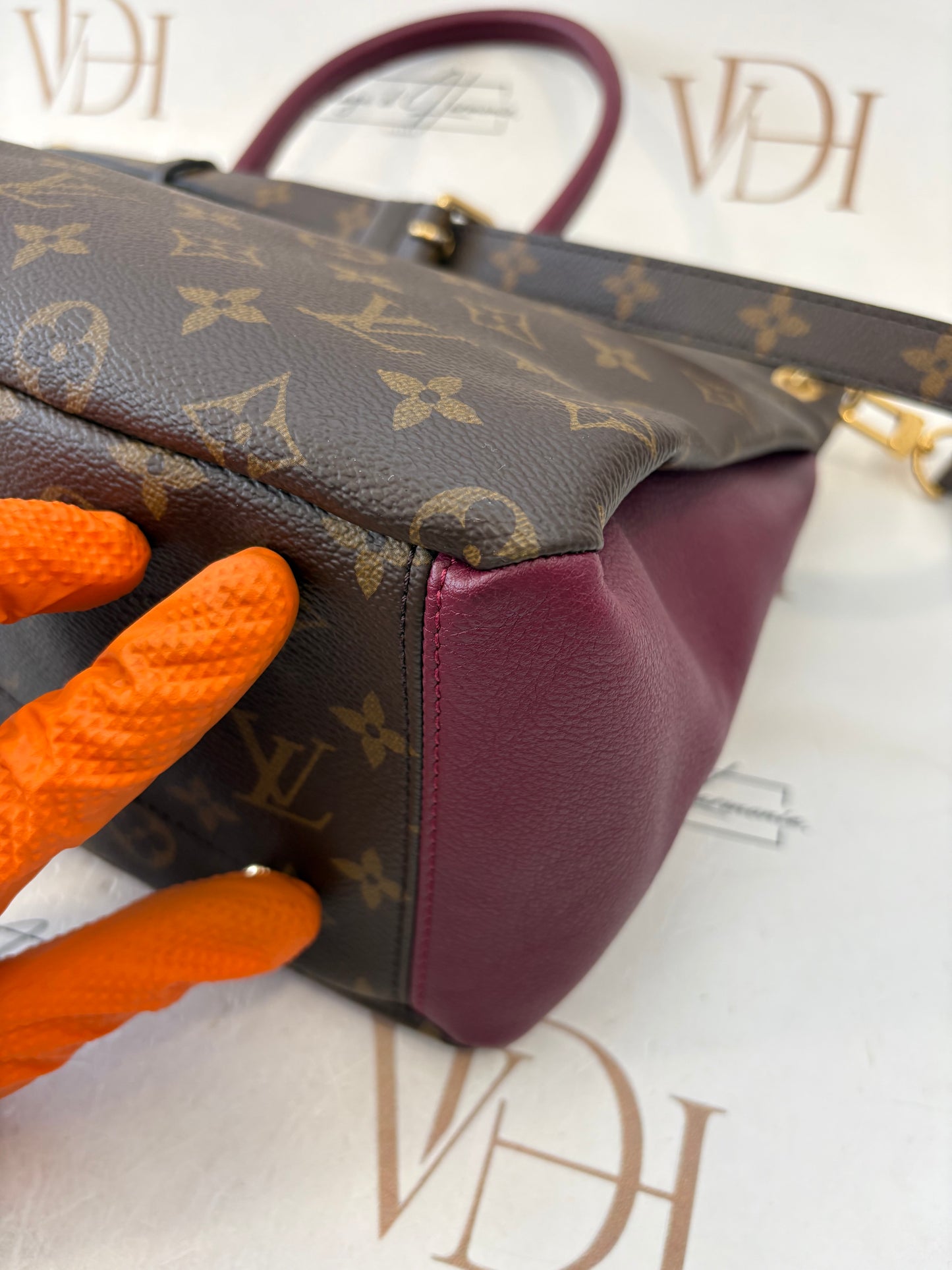 383833 - Louis Vuitton Pallas