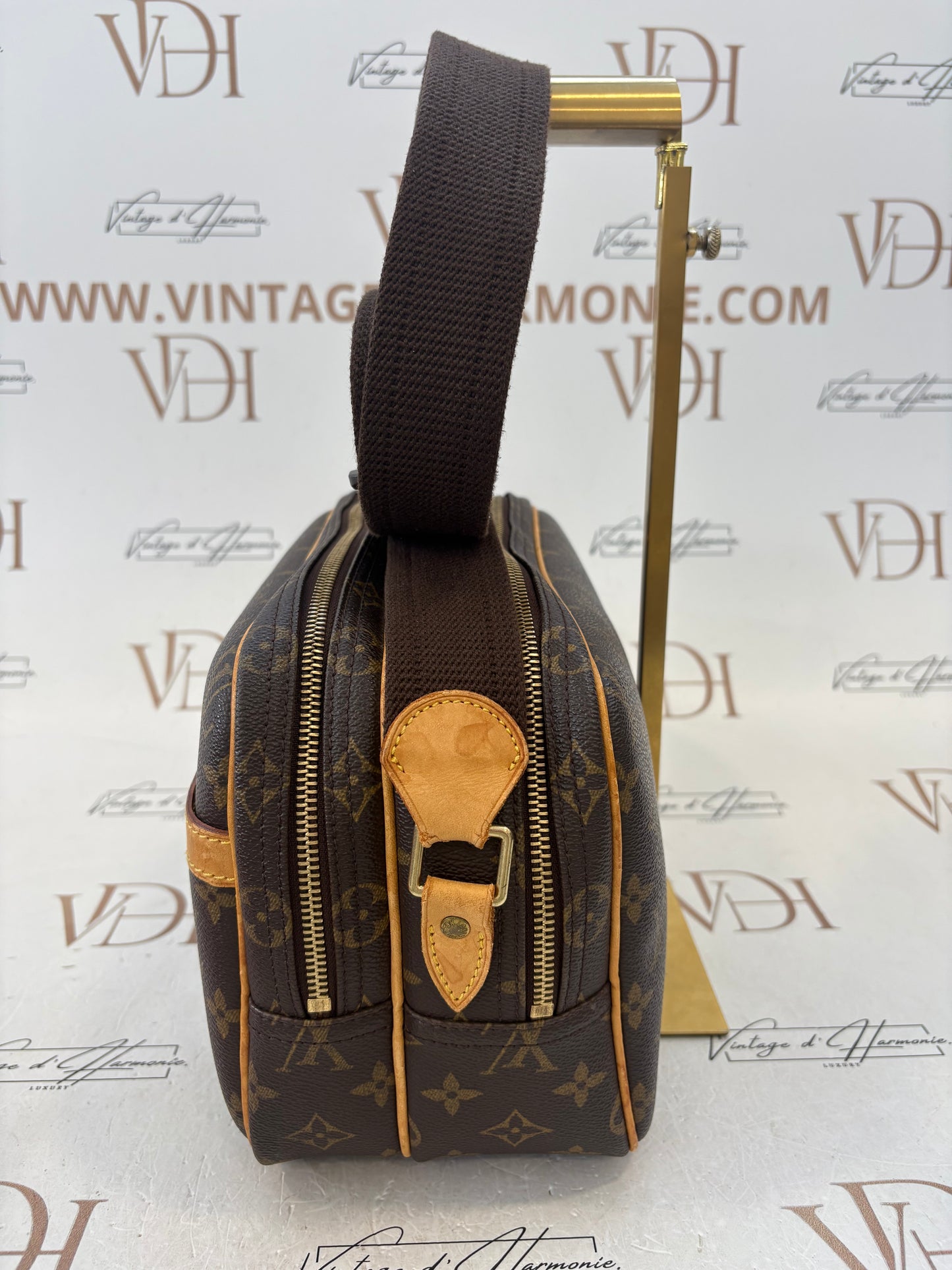 018226 - Louis Vuitton Reporter PM