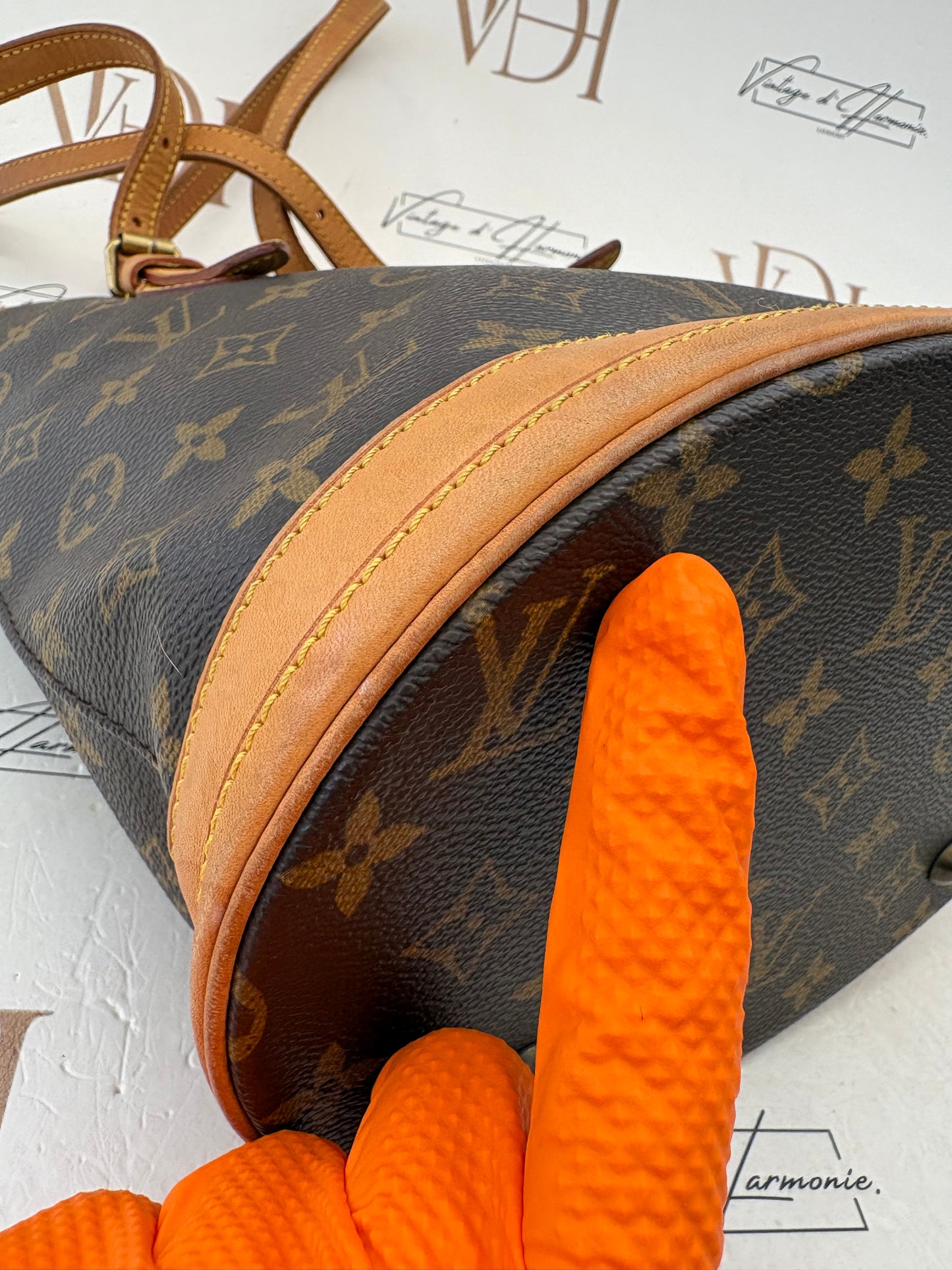 017657 - Louis Vuitton Bucket PM