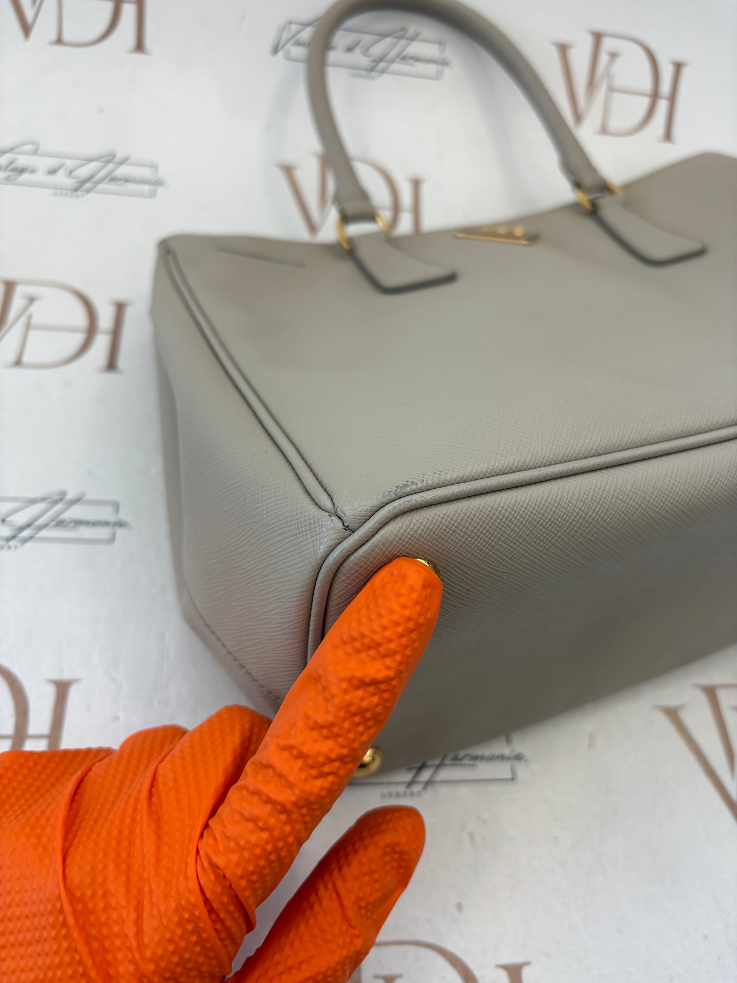 383898 - Prada Galleria Grey
