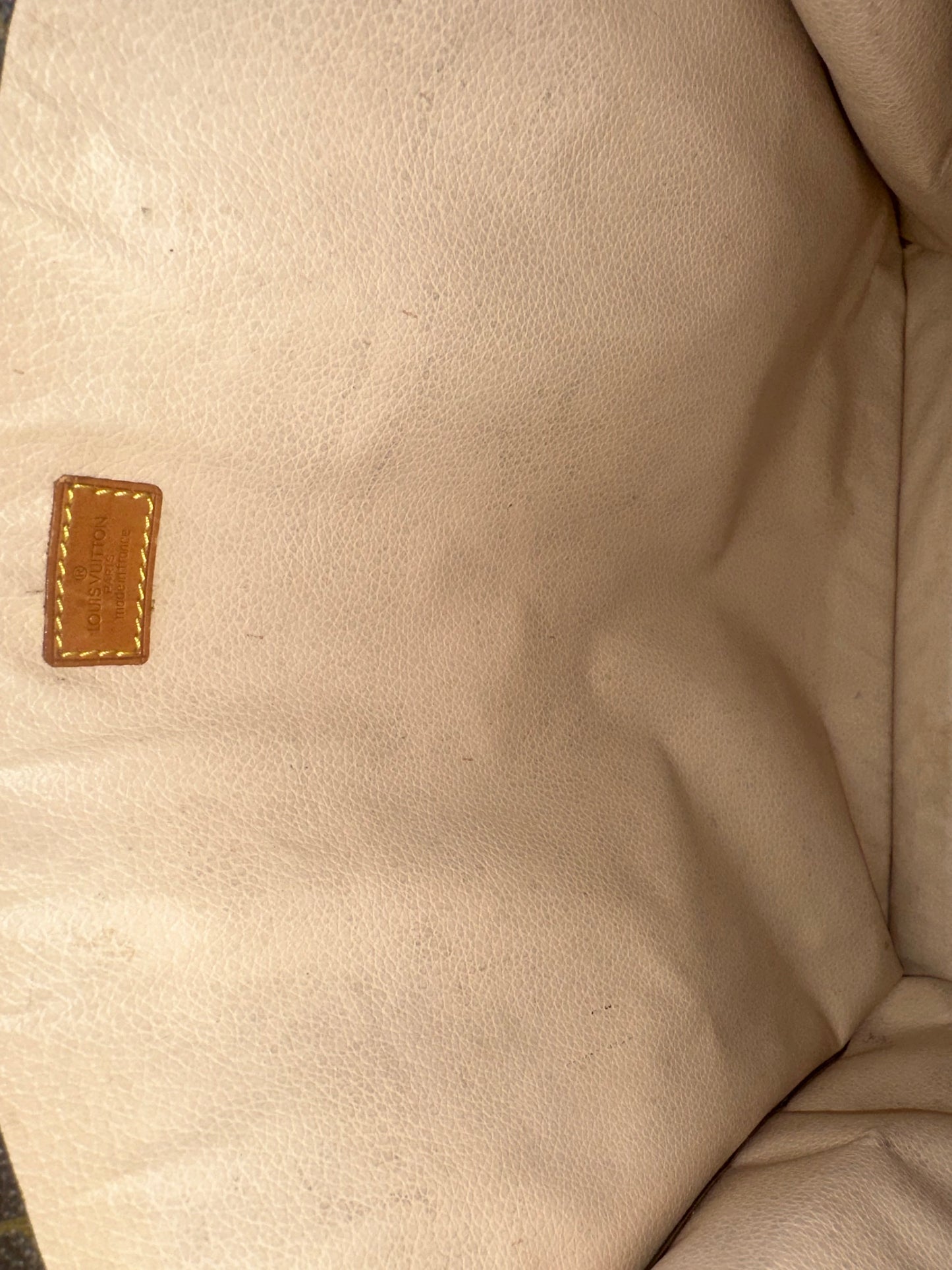 Louis Vuitton Sac Plat