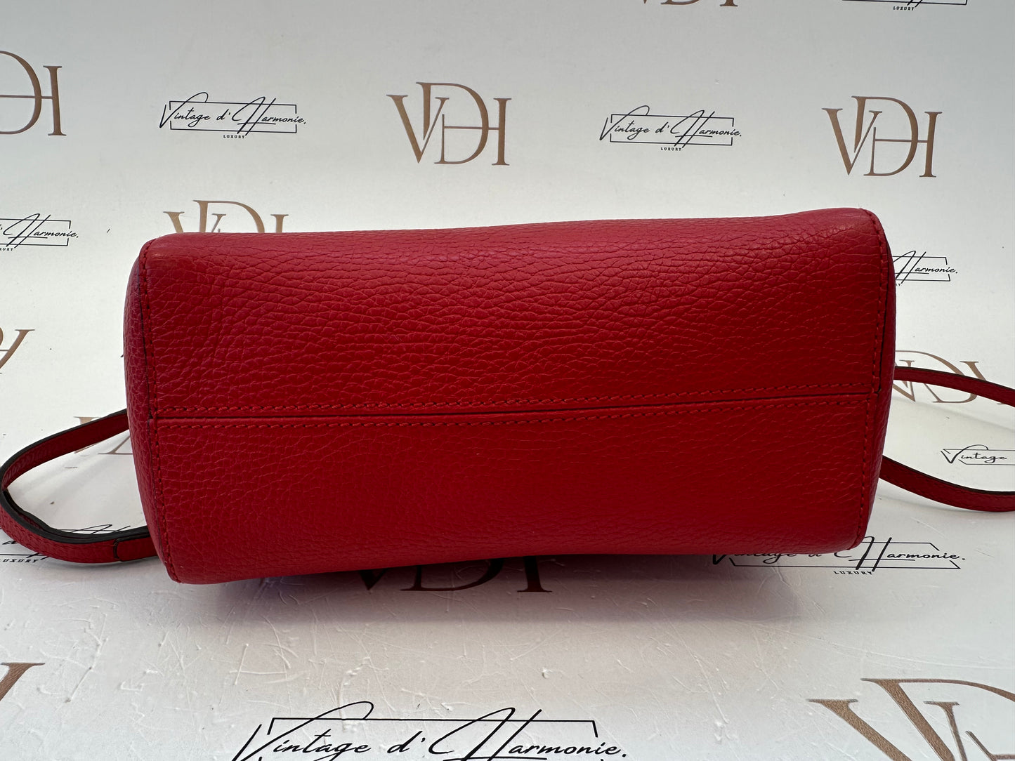 382541 - Gucci Swing
