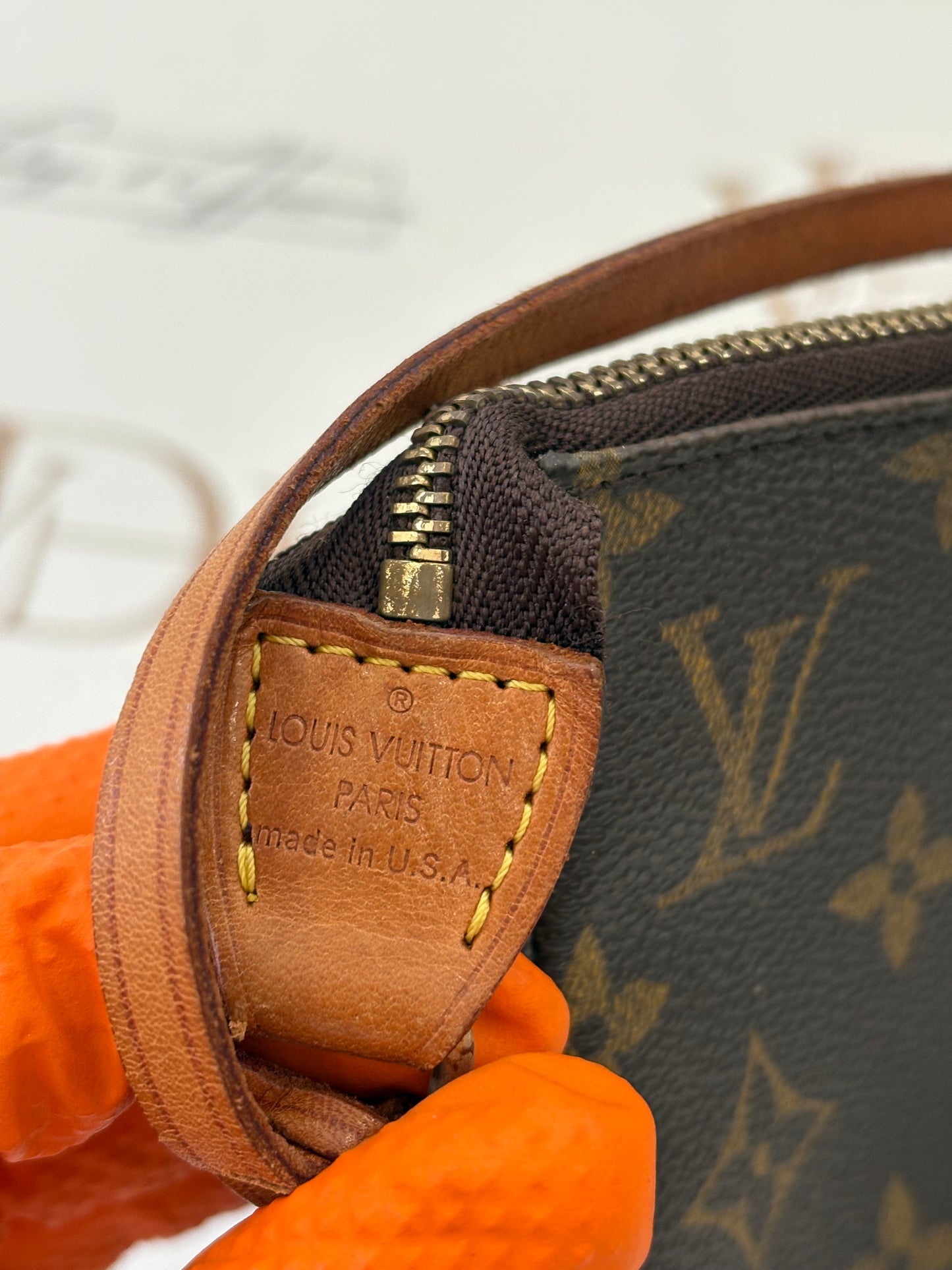 018381 - Louis Vuitton Pochette Accessoires