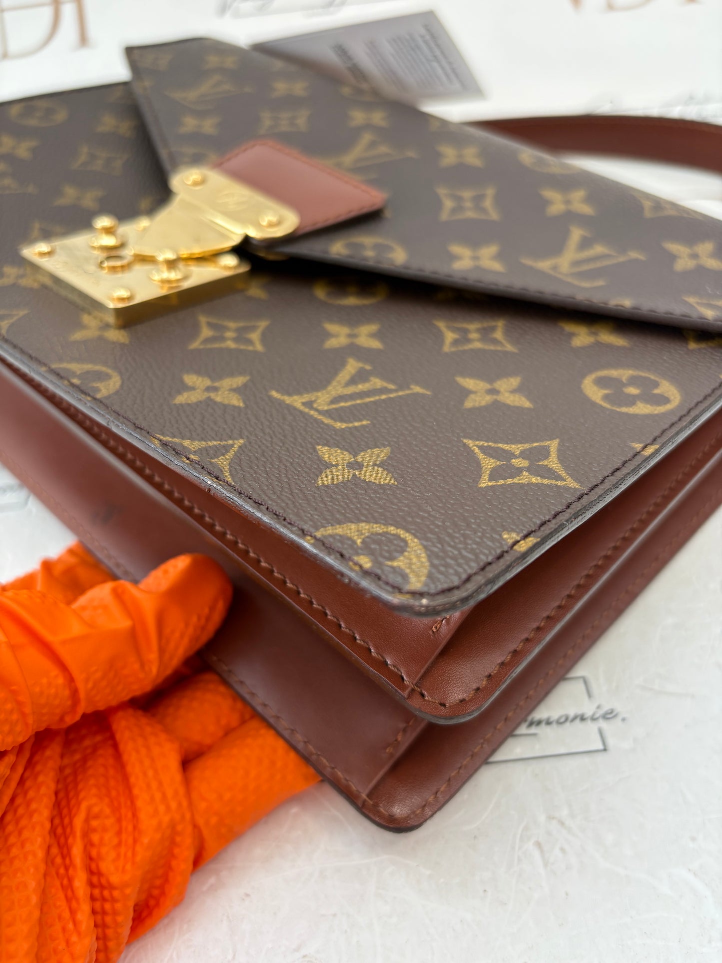 018971 - Louis Vuitton Concorde
