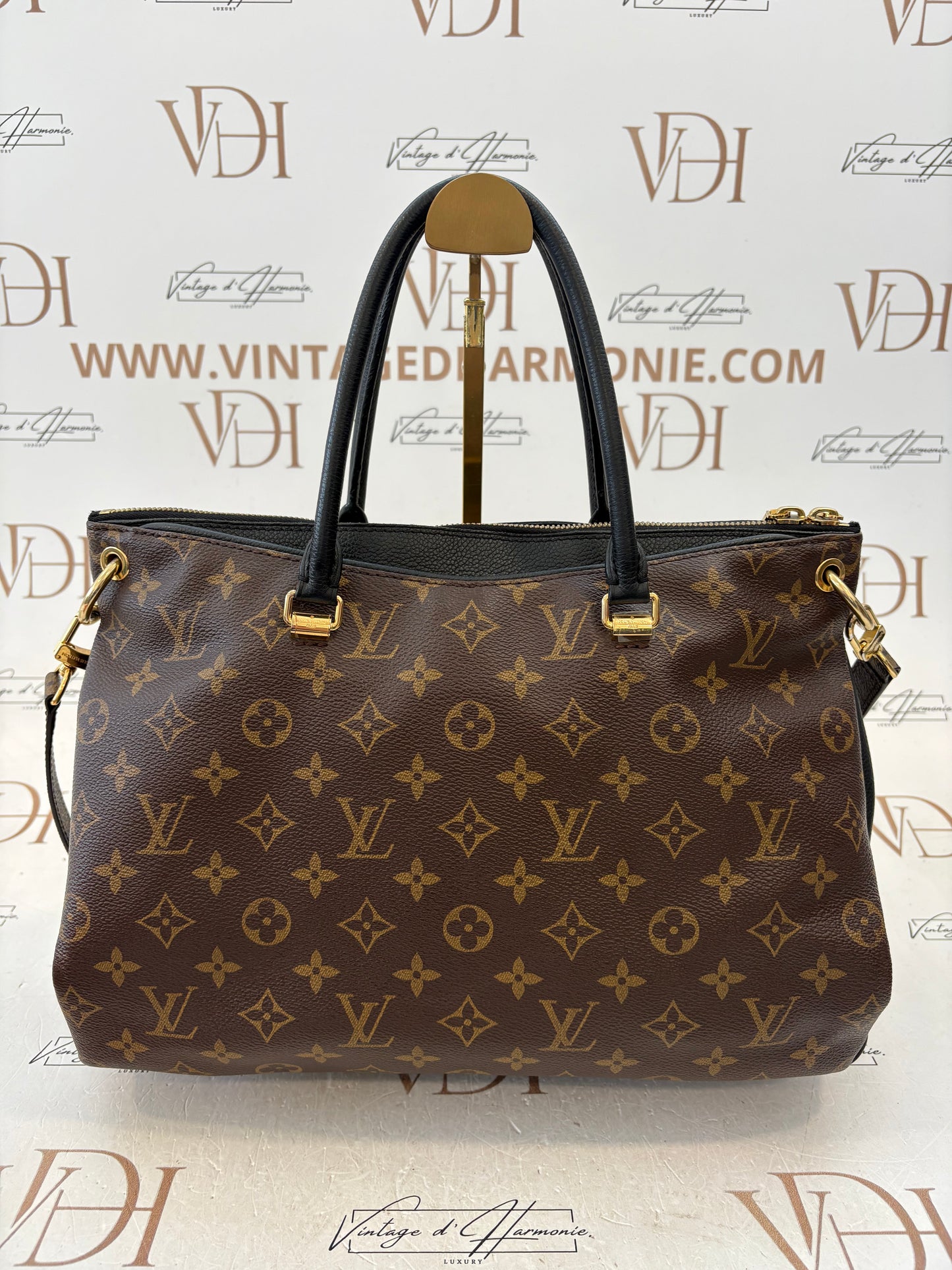 201176 - Louis Vuitton Pallas