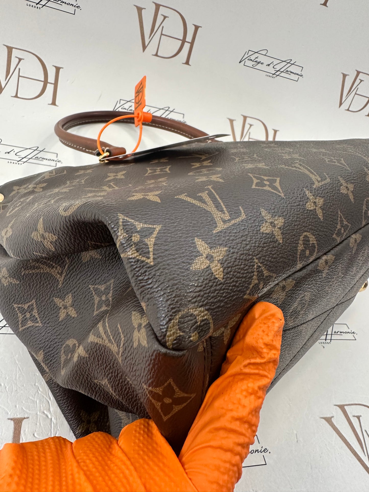 017896 - Louis Vuitton Pallas