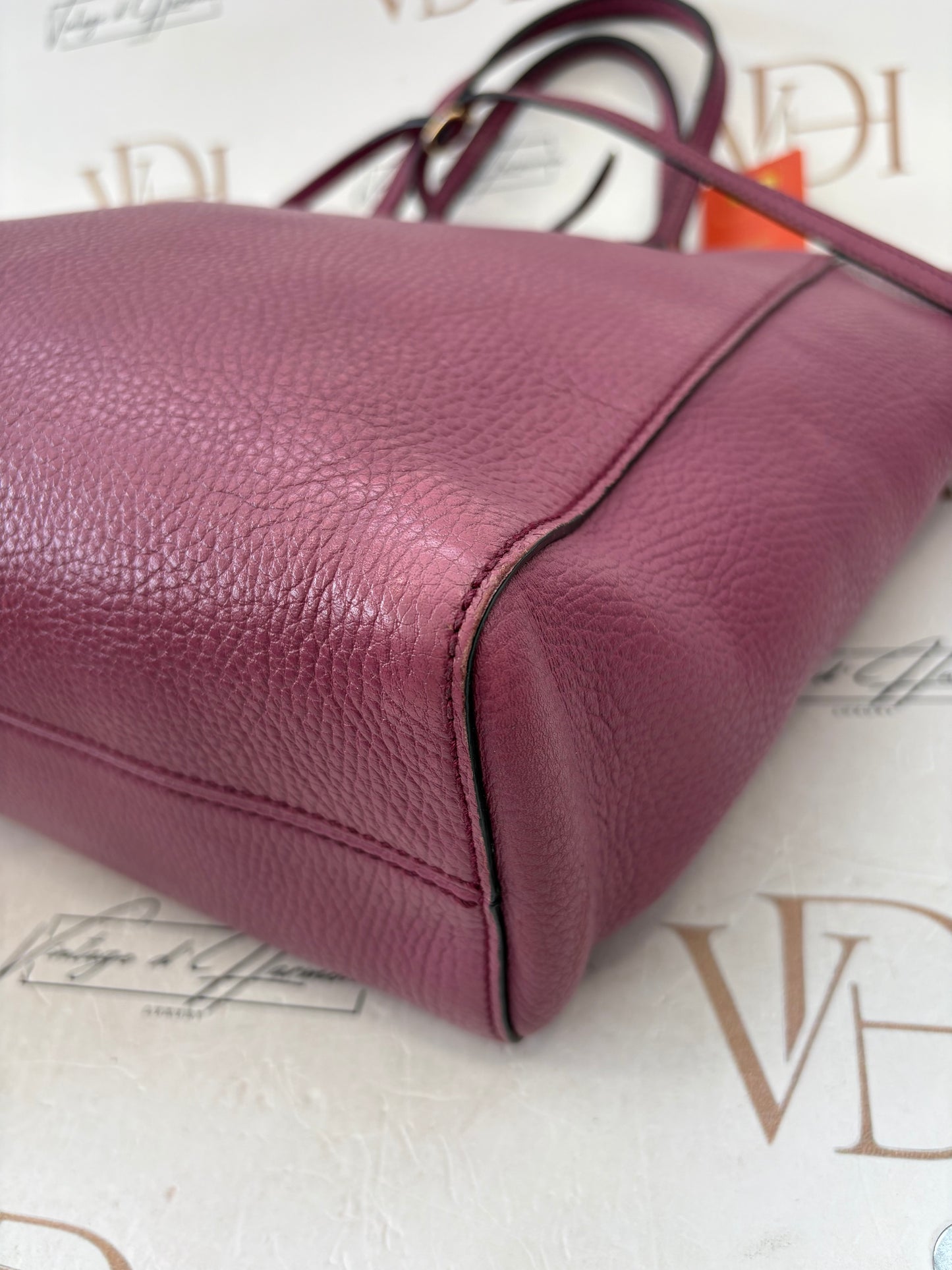 383625 - Gucci Swing