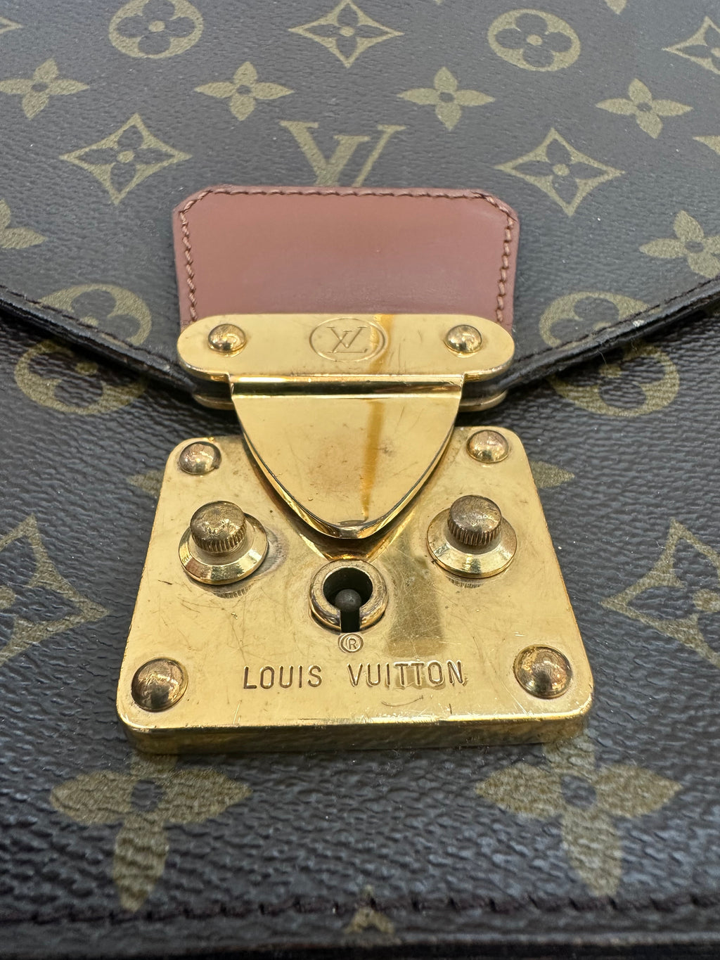 Louis Vuitton Monceau 28