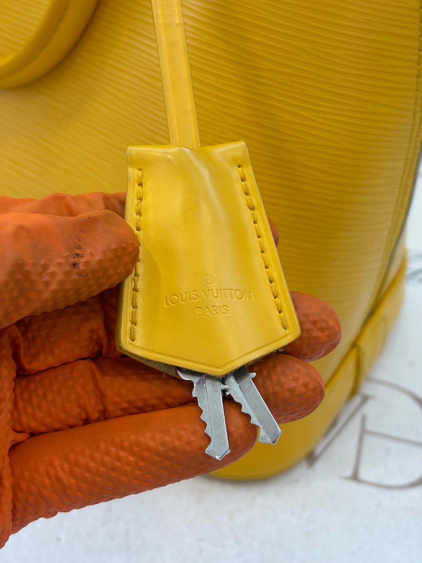 201547 - Louis Vuitton Alma Epi Yellow