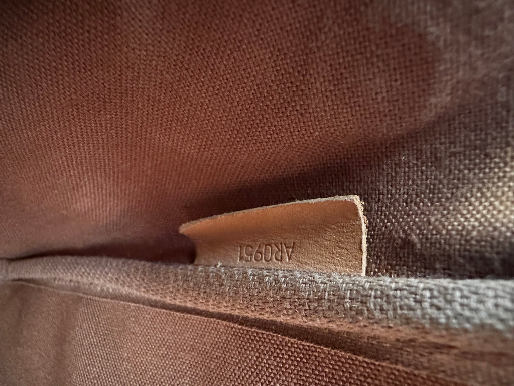 Louis Vuitton Gibeciere GM