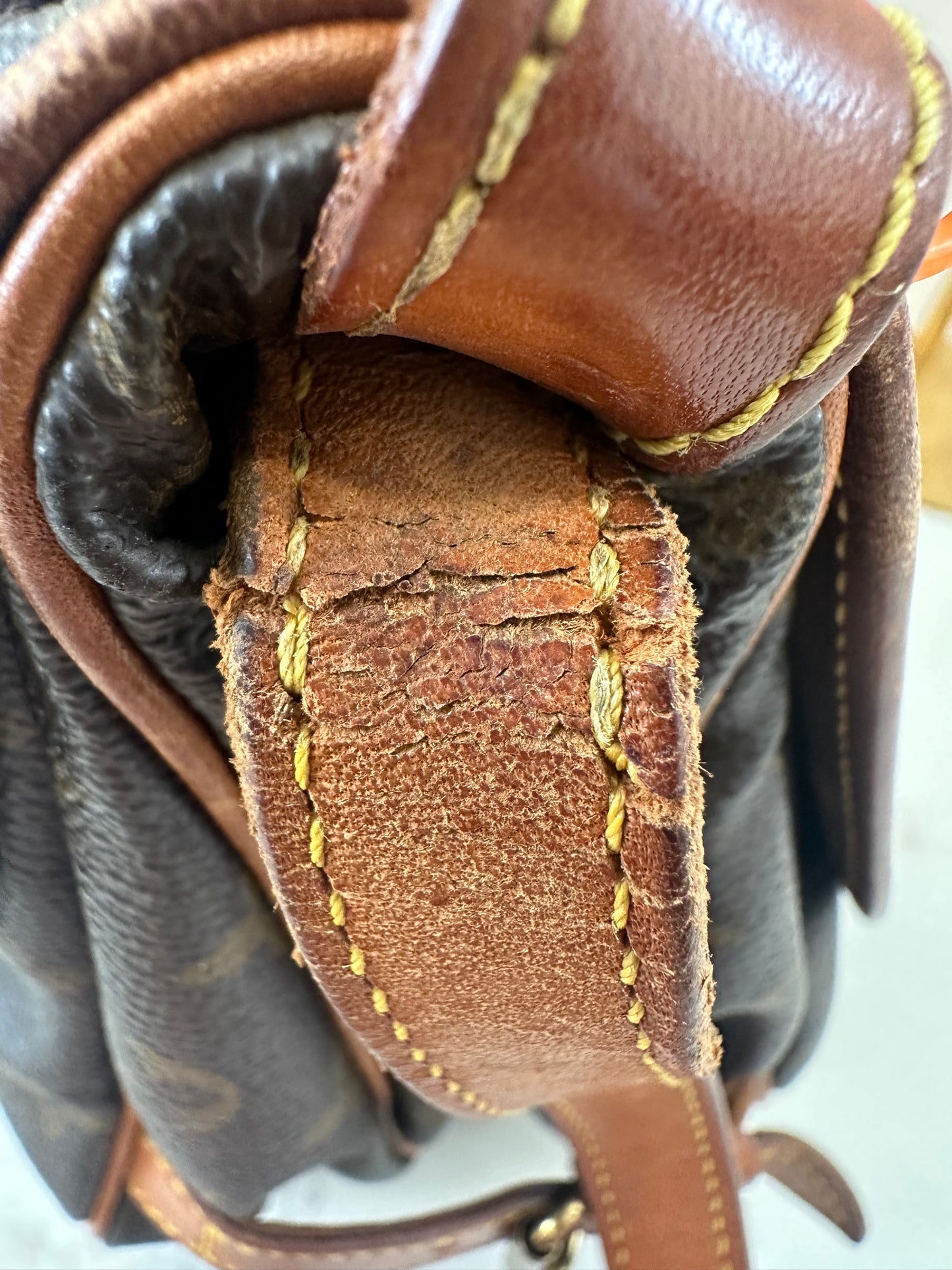 Louis Vuitton Saumur 30