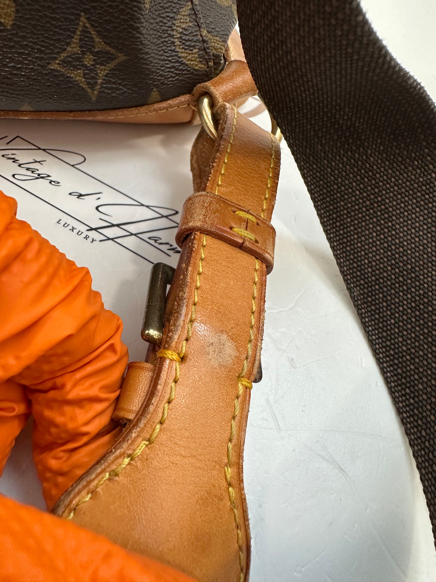 017911 - Louis Vuitton Montsouris GM