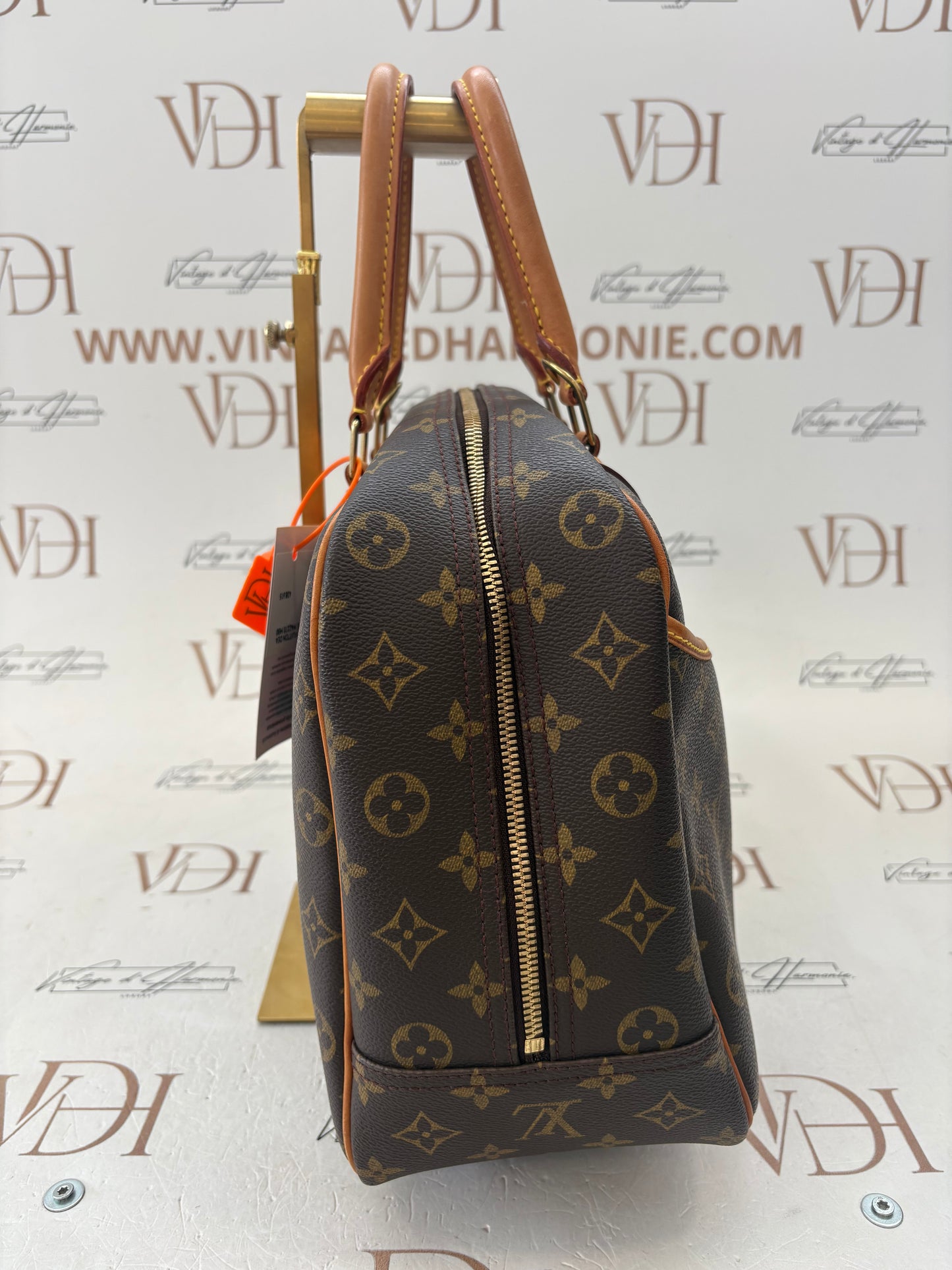 018748 - Louis Vuitton Deauville