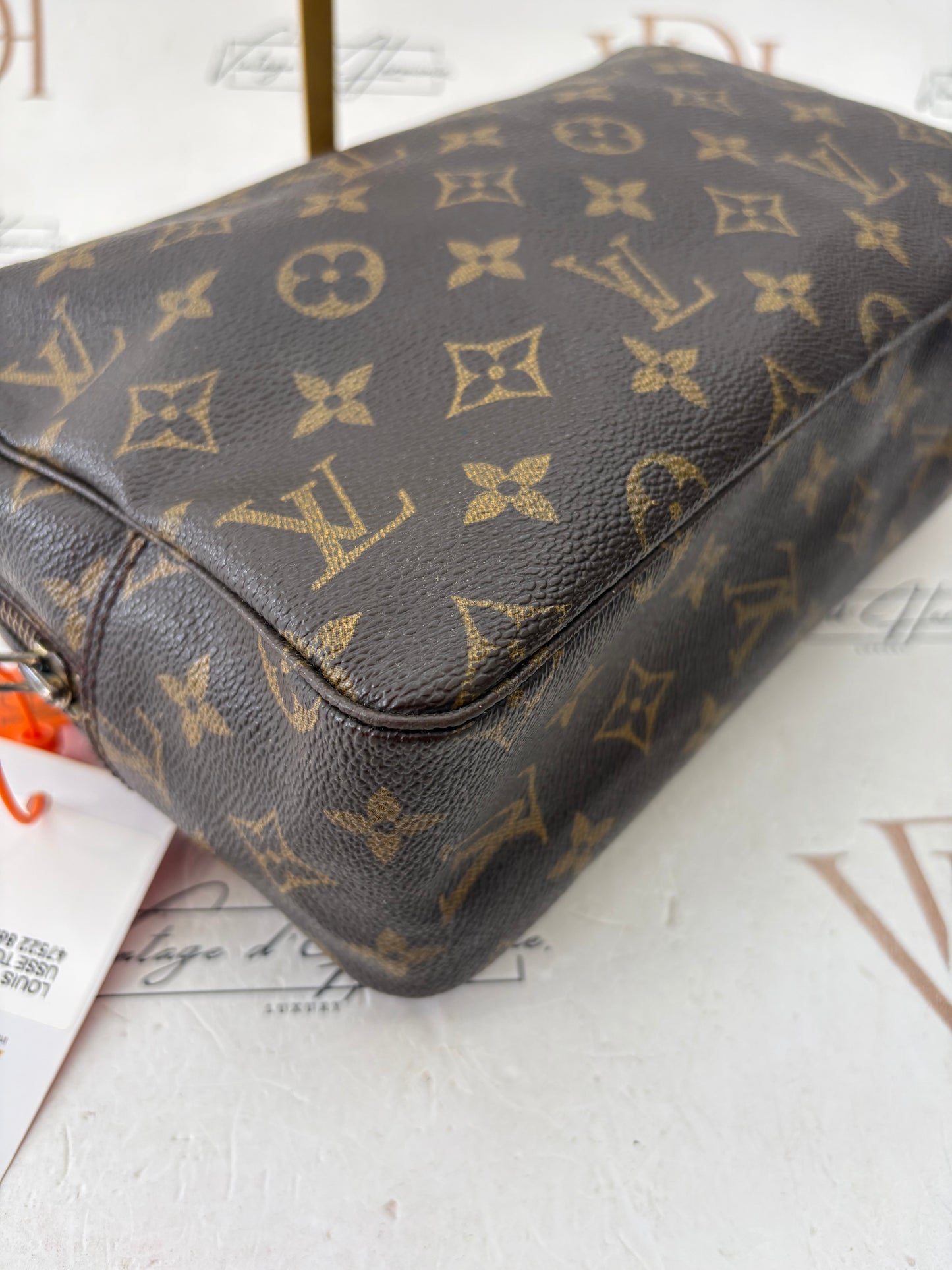 018731 - Louis Vuitton Trousse Toilette 28