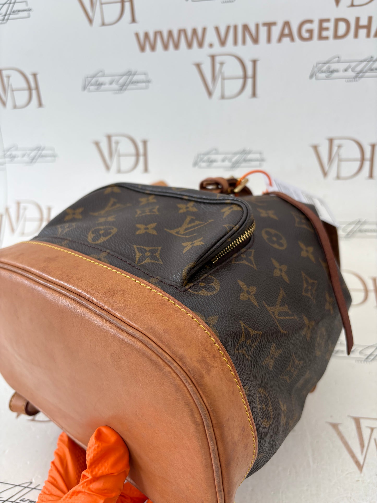 018236 - Louis Vuitton Montsouris