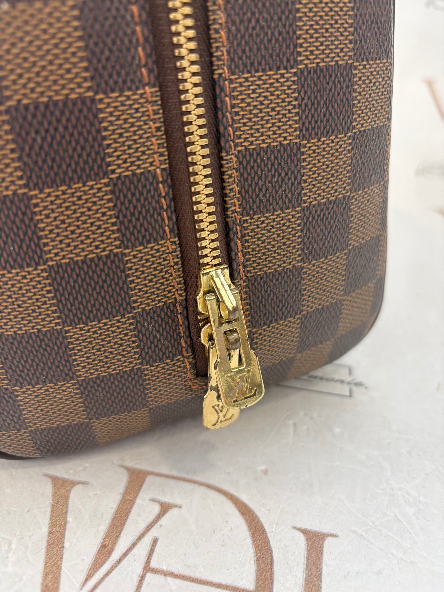018778 - Louis Vuitton Nolita