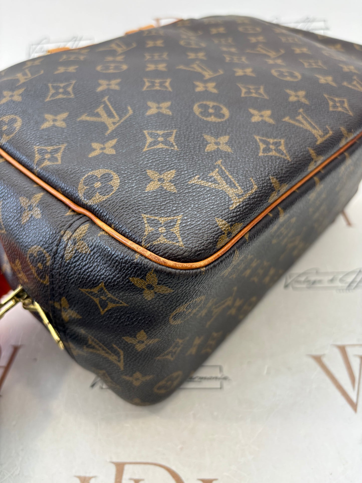 018941 - Louis Vuitton Deauville