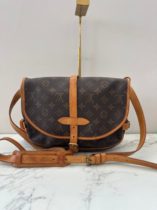 Louis Vuitton Saumur 30