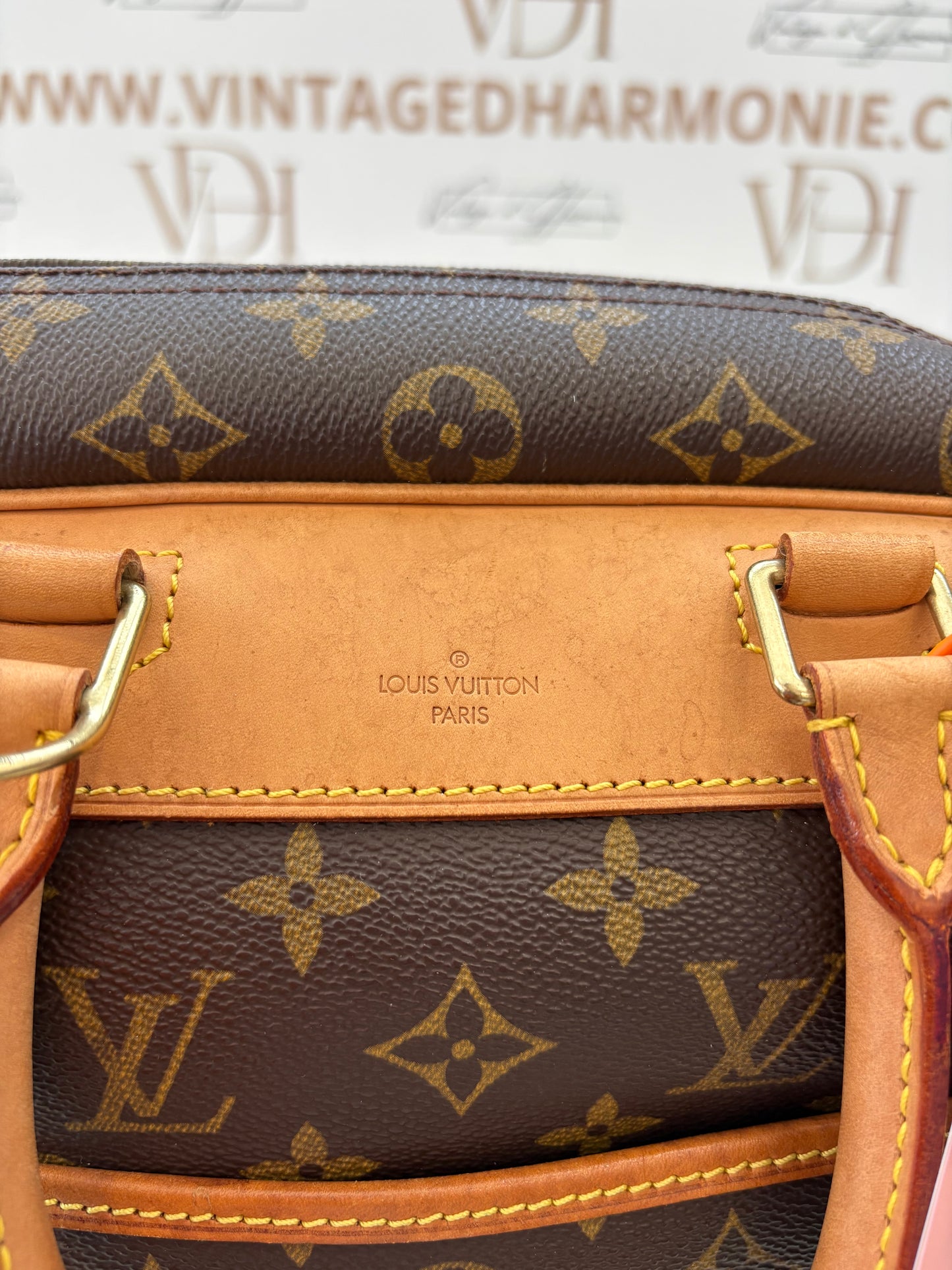 018379 - Louis Vuitton Deauville
