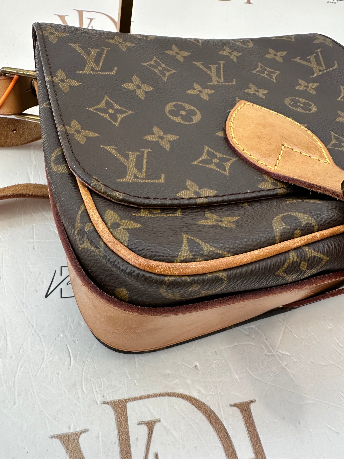 017827 - Louis Vuitton Cartouchiere MM