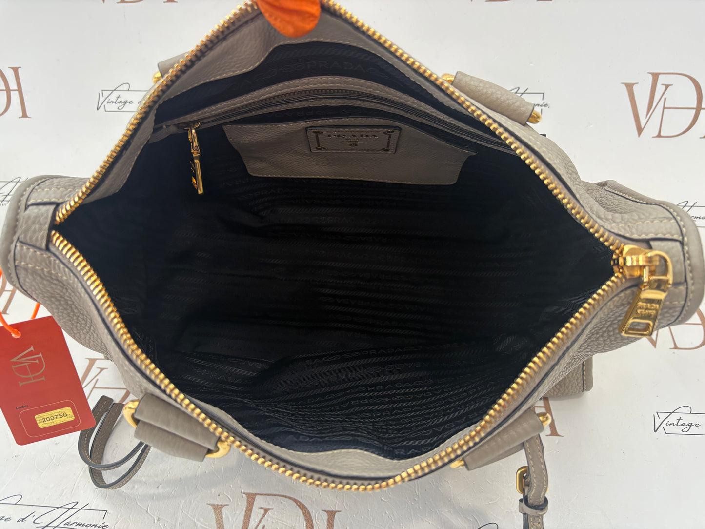 200750 - Prada