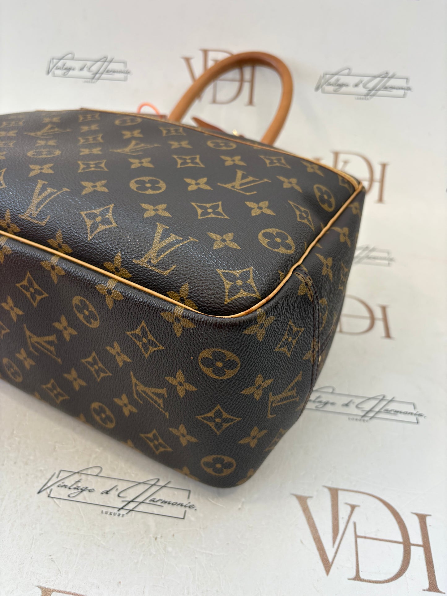 018318 - Louis Vuitton Deauville