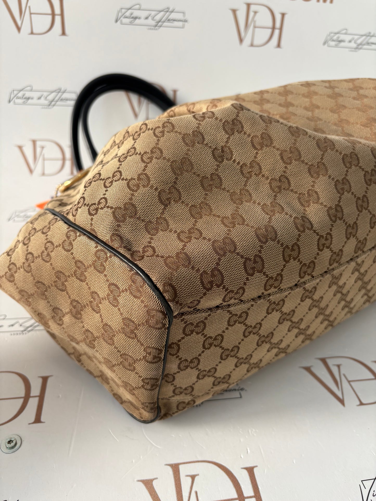 201643 - Gucci Sukey