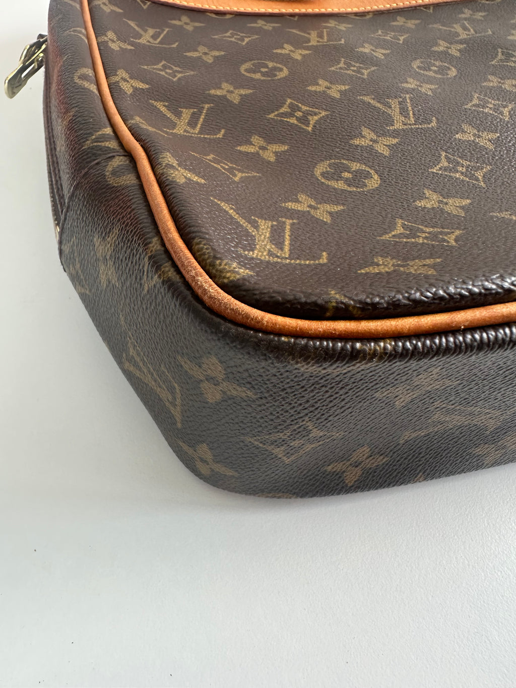 Louis Vuitton Pegase