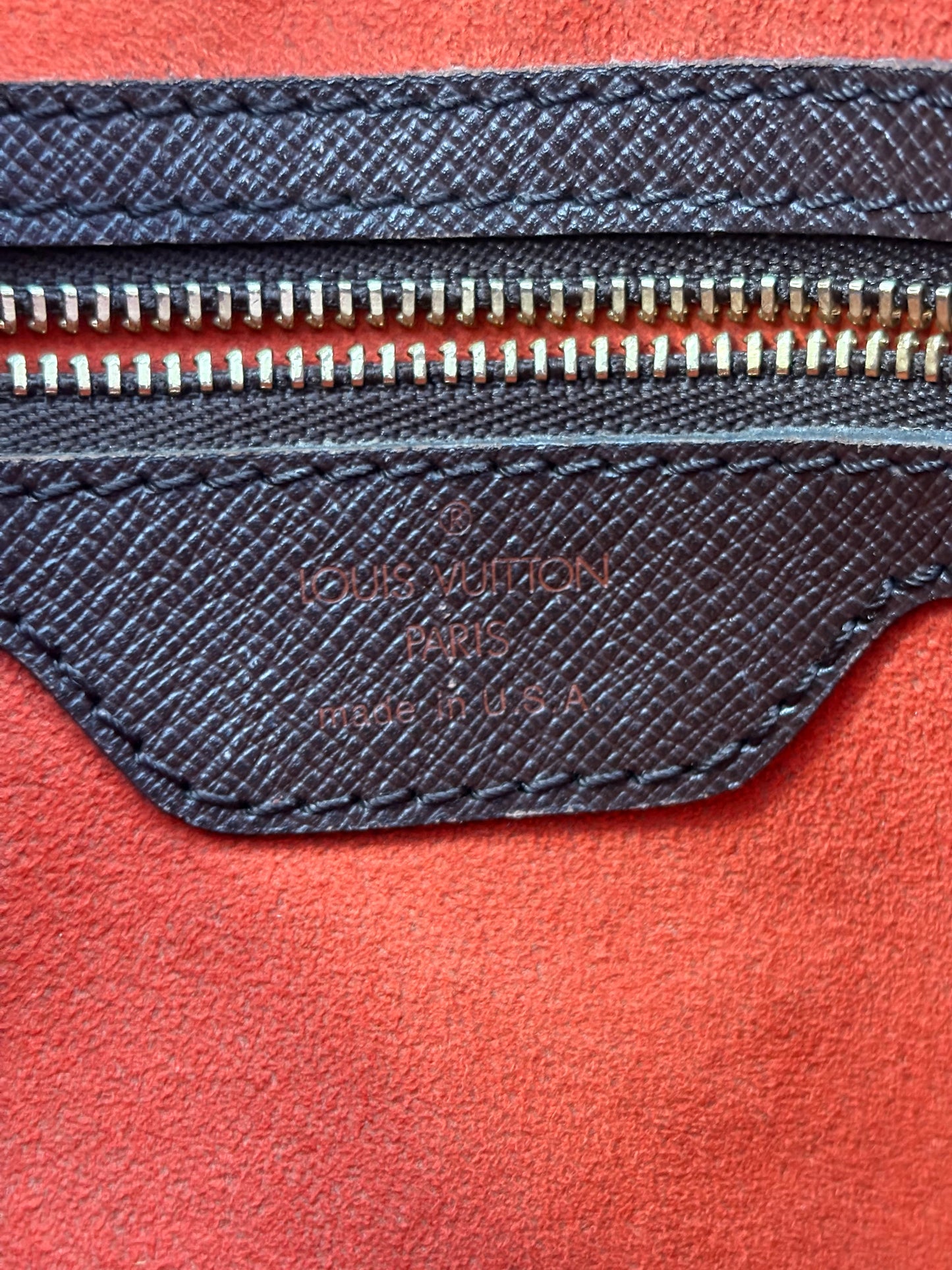 018058 - Louis Vuitton Marais