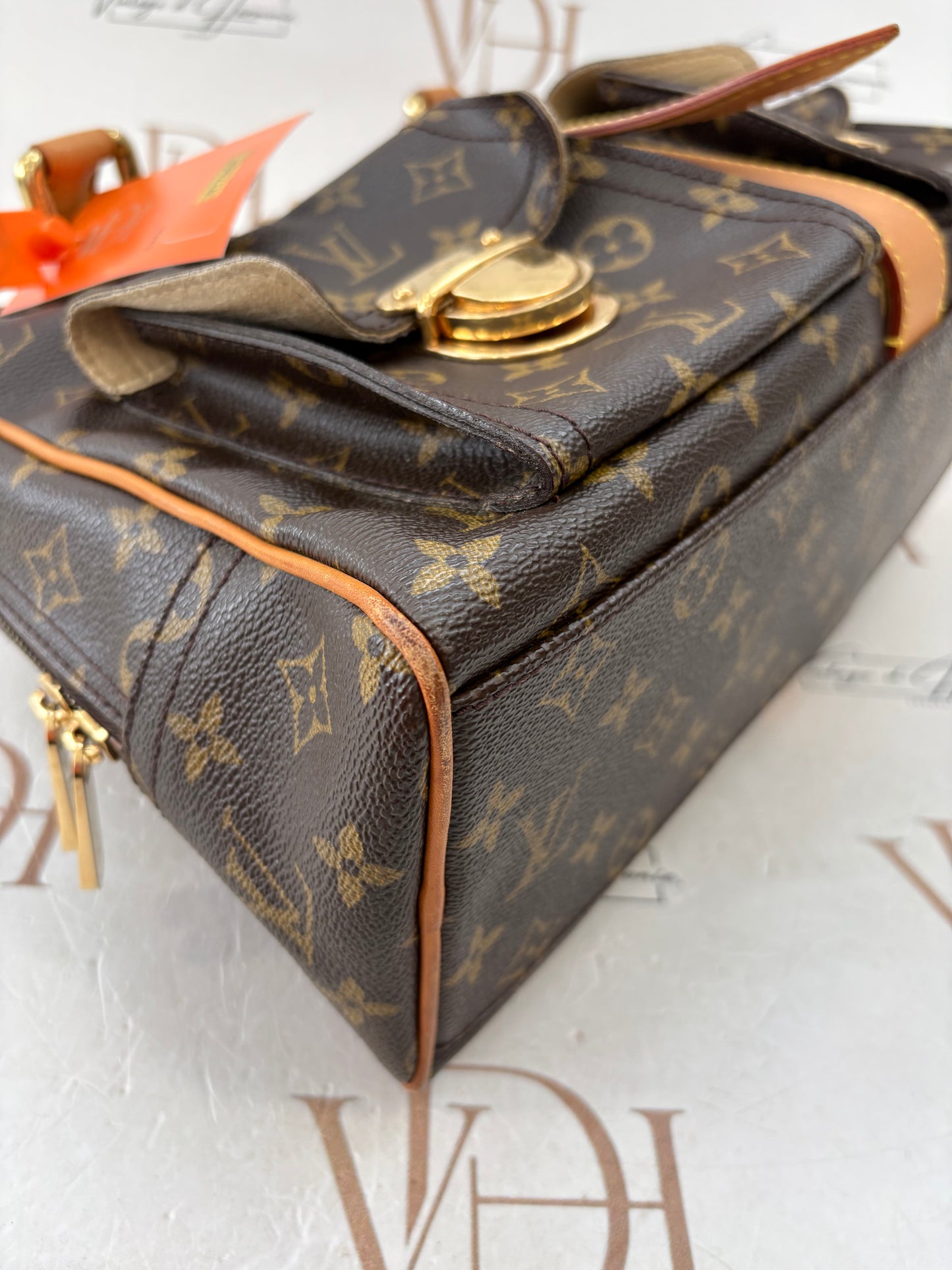 017664 - Louis Vuitton Manhattan GM