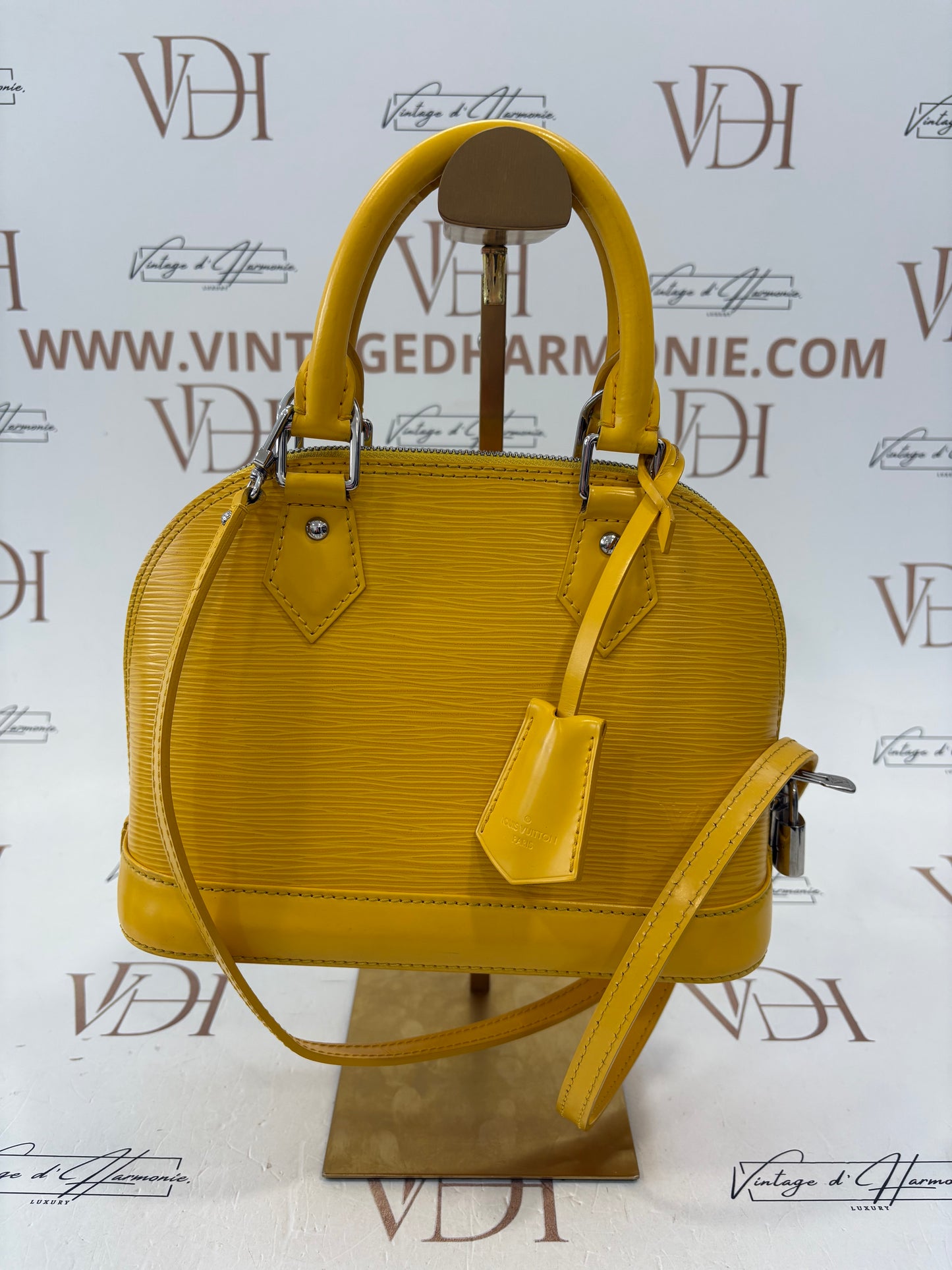 383692 - Louis Vuitton Alma BB Epi Yellow