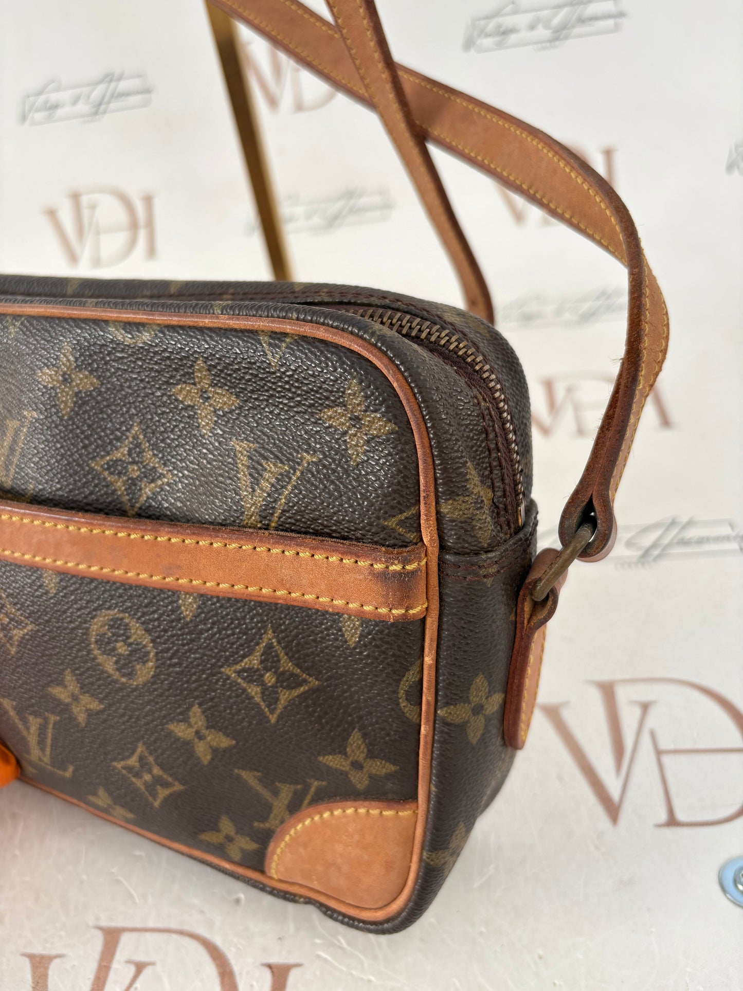 018203 - Louis Vuitton Trocadero 24
