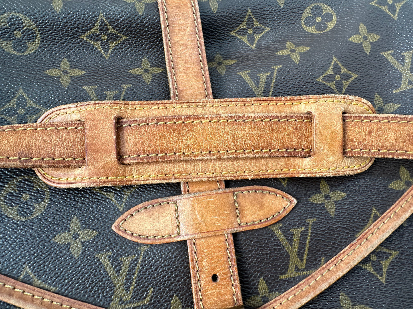 Louis Vuitton Saumur 30