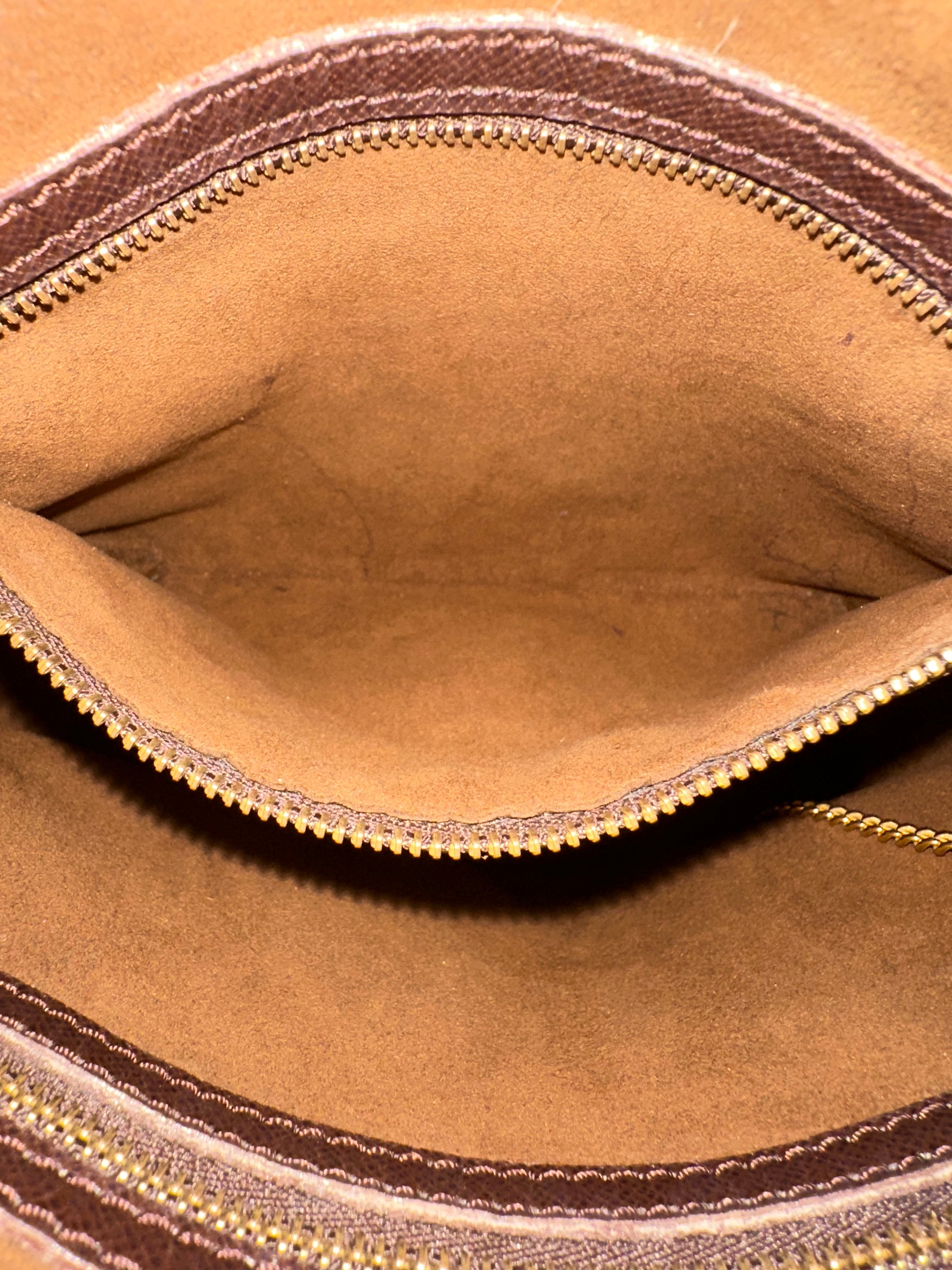 Louis Vuitton Marais