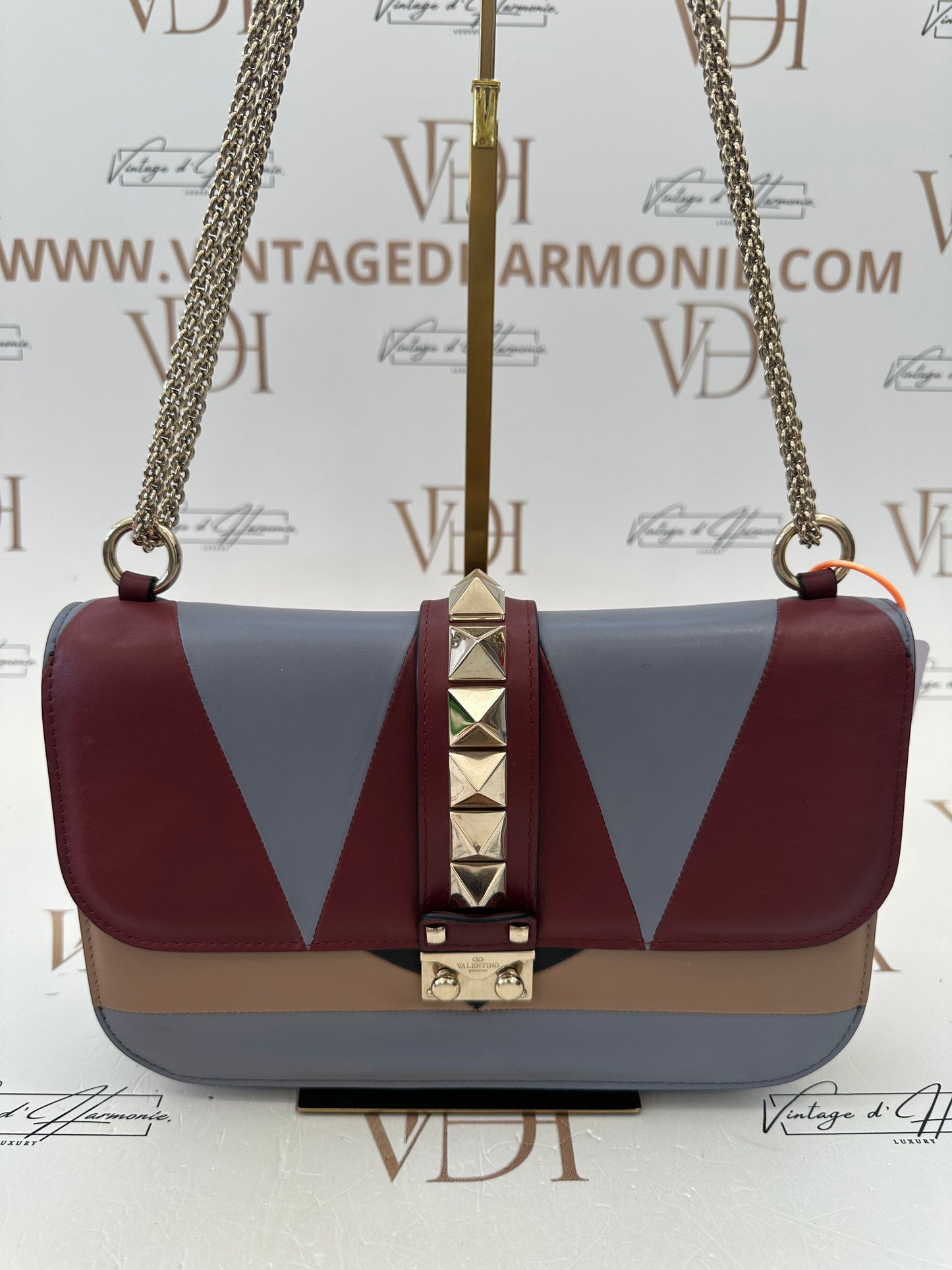 382353 - Valentino Glam Look