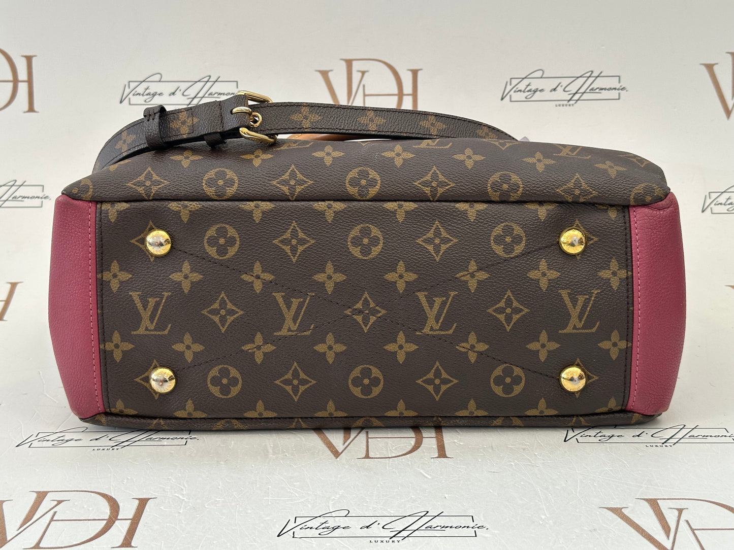 382943 - Louis Vuitton Pallas