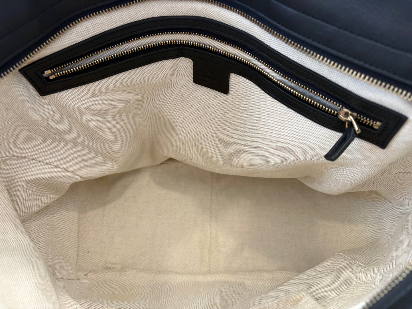 384277 - Gucci Black