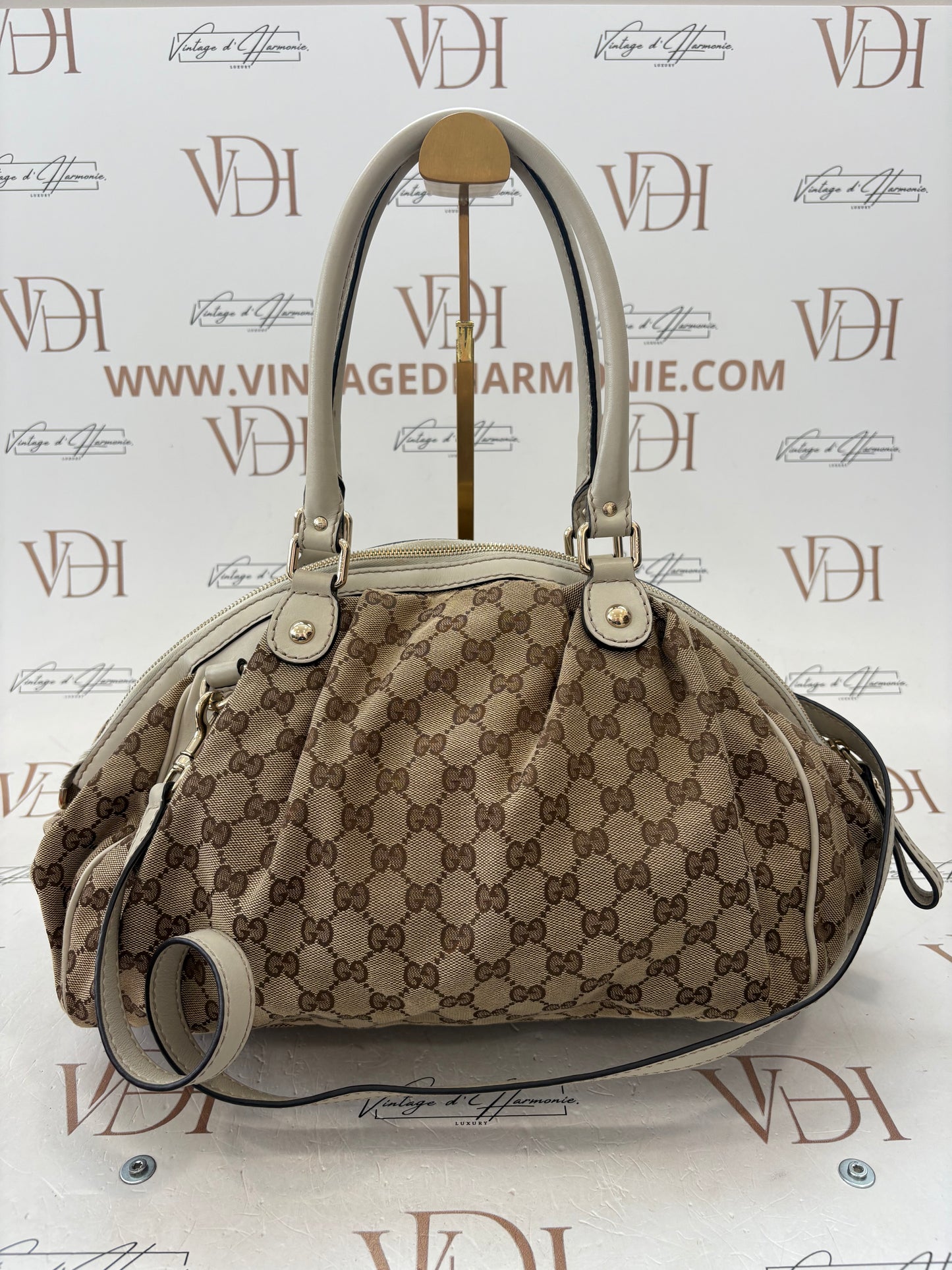 383935 - Gucci Sukey
