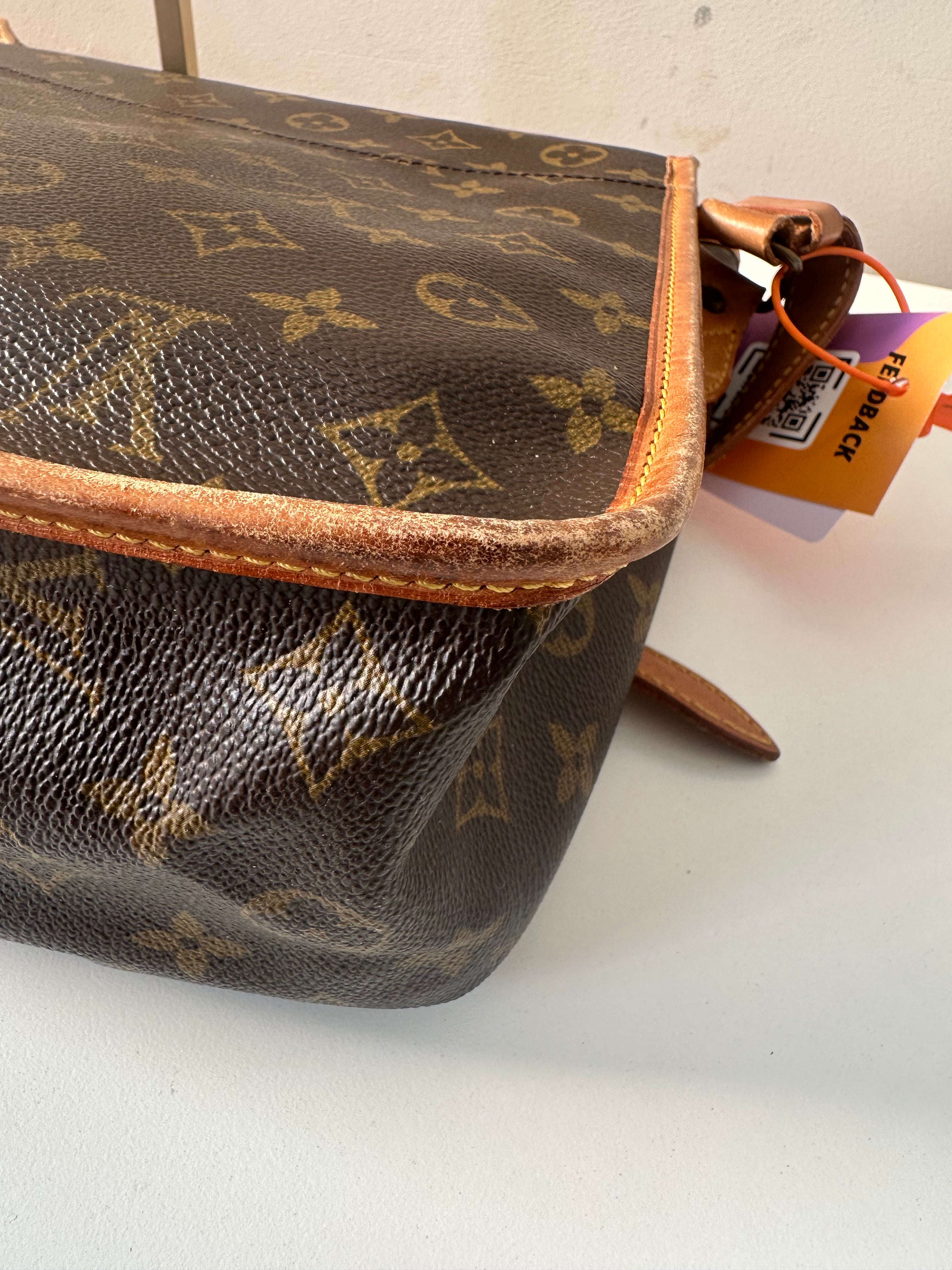 Louis Vuitton Gibeciere GM
