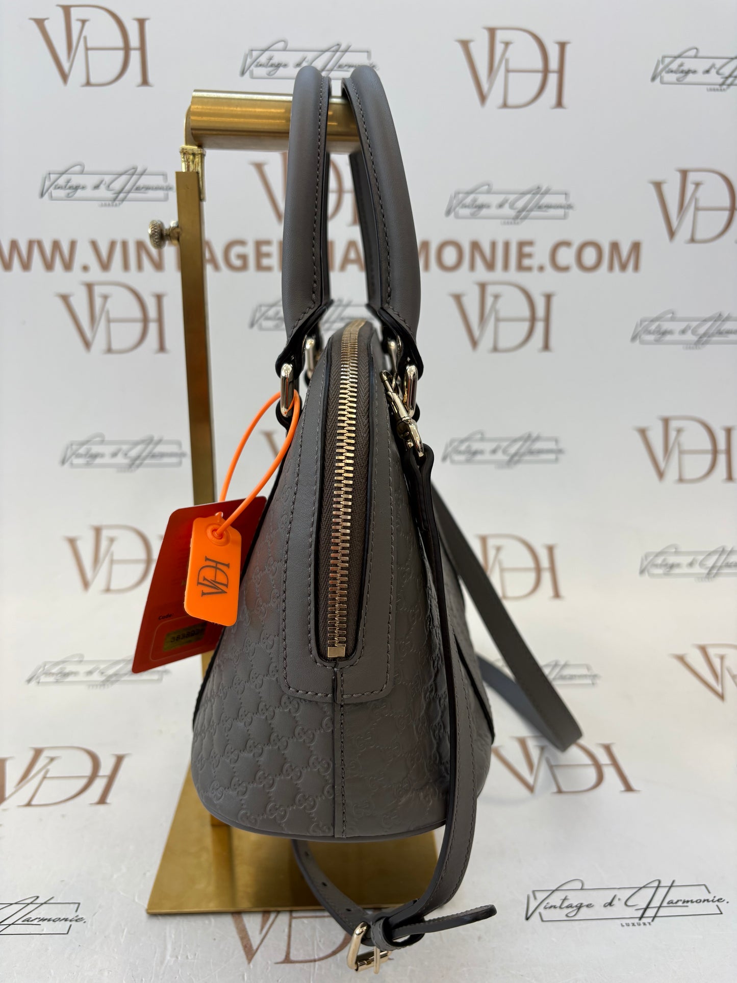 383892 - Gucci Grey