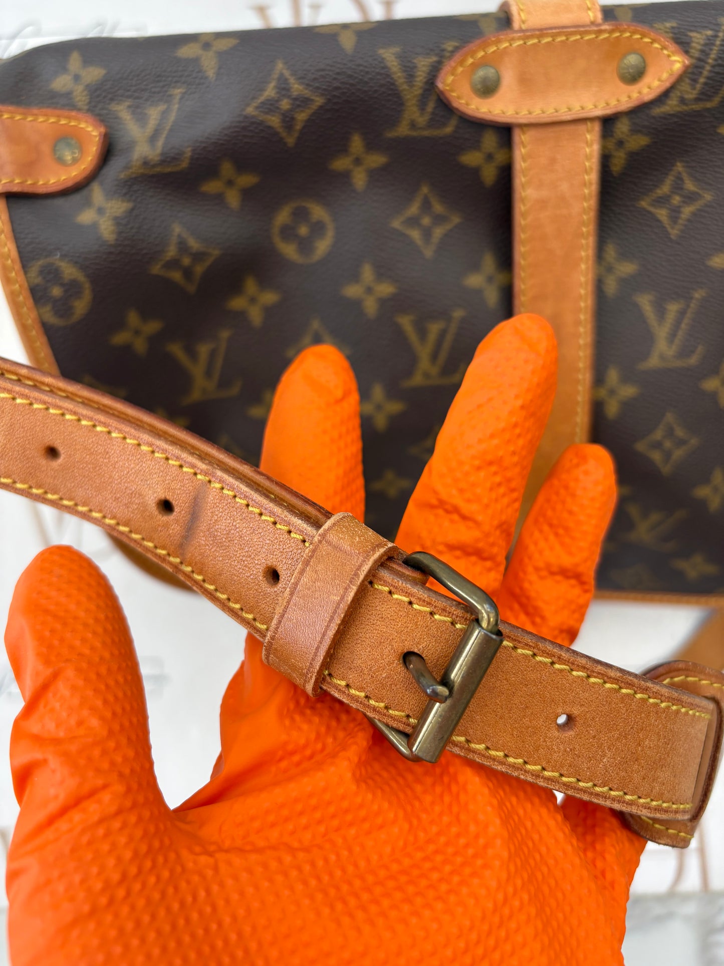 016964 - Louis Vuitton Saumur 35