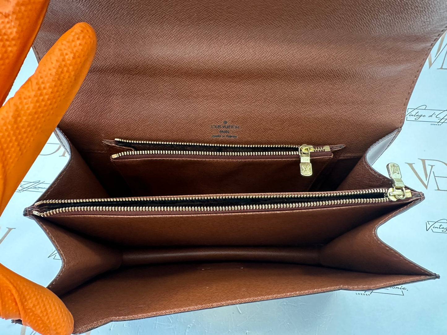 017854 - Louis Vuitton Concorde