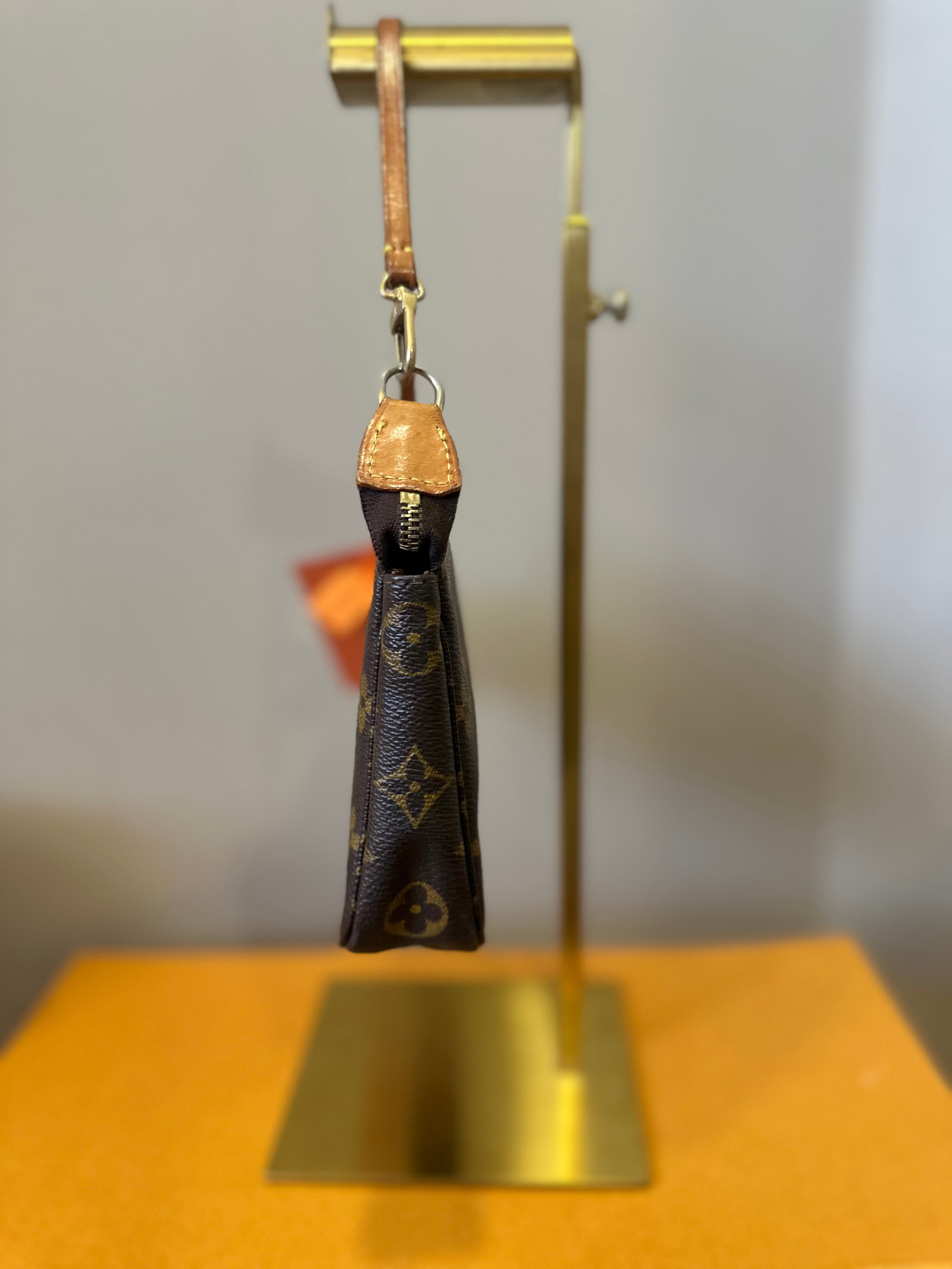 Louis Vuitton Pochette