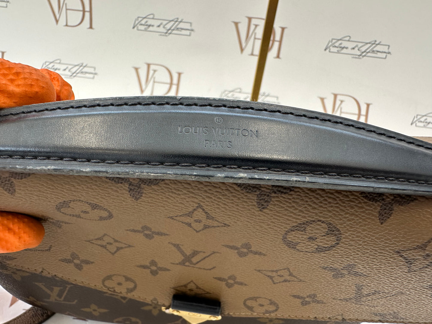 102326 - Louis Vuitton Metis Reverse