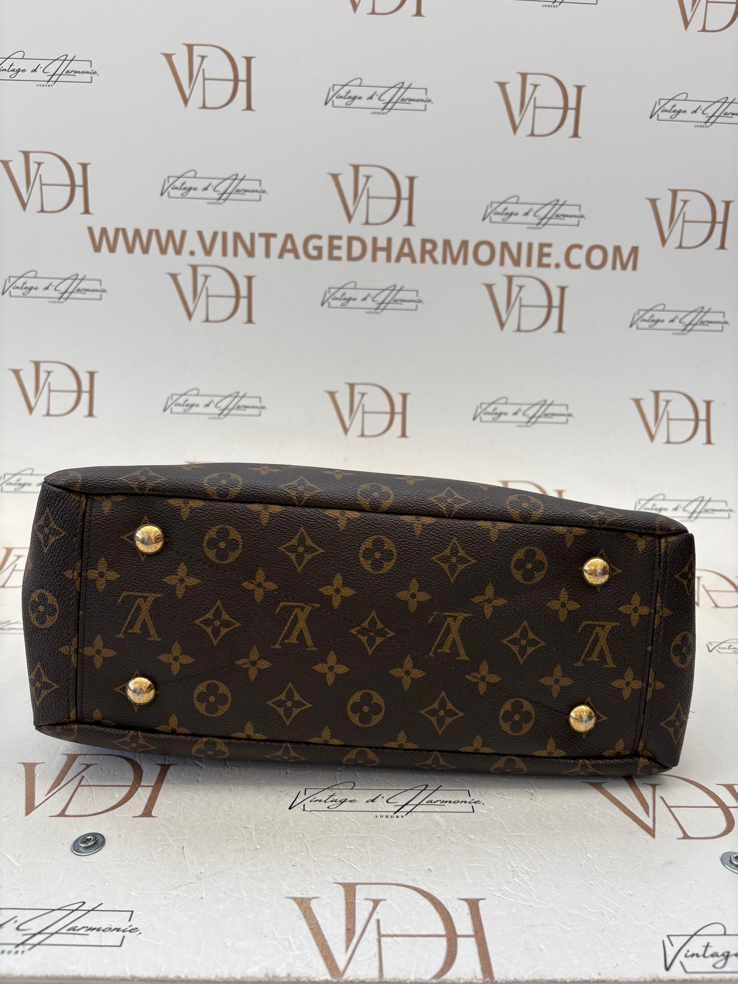 384162 - LV pallas