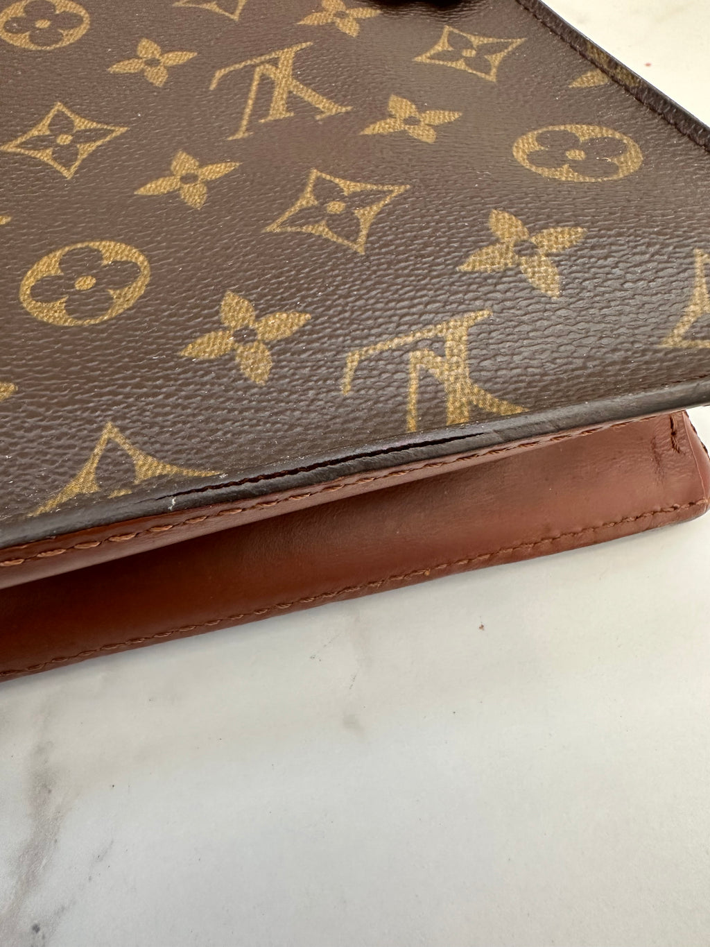 Louis Vuitton Monceau 28